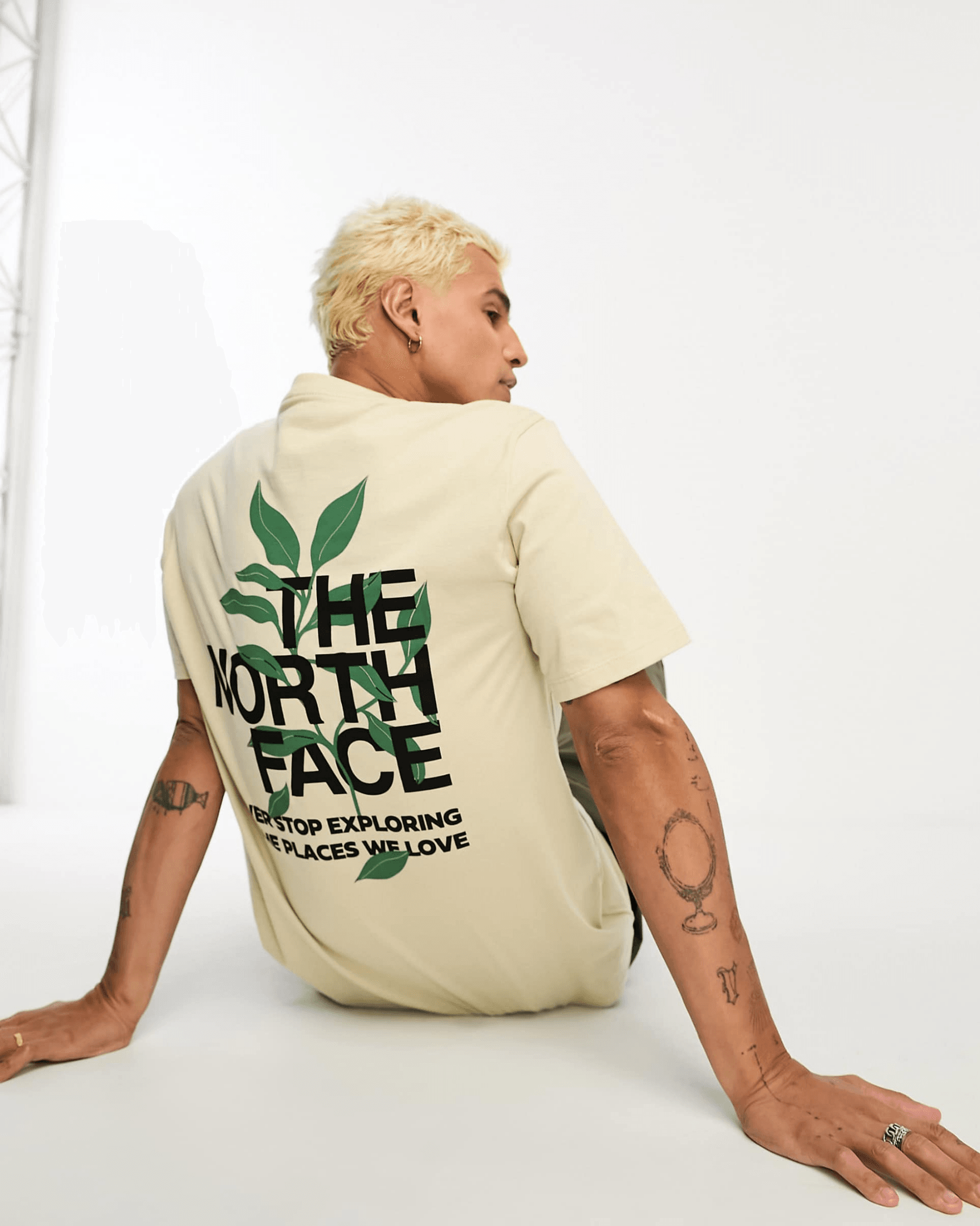 Leaves Graphic T-Shirt