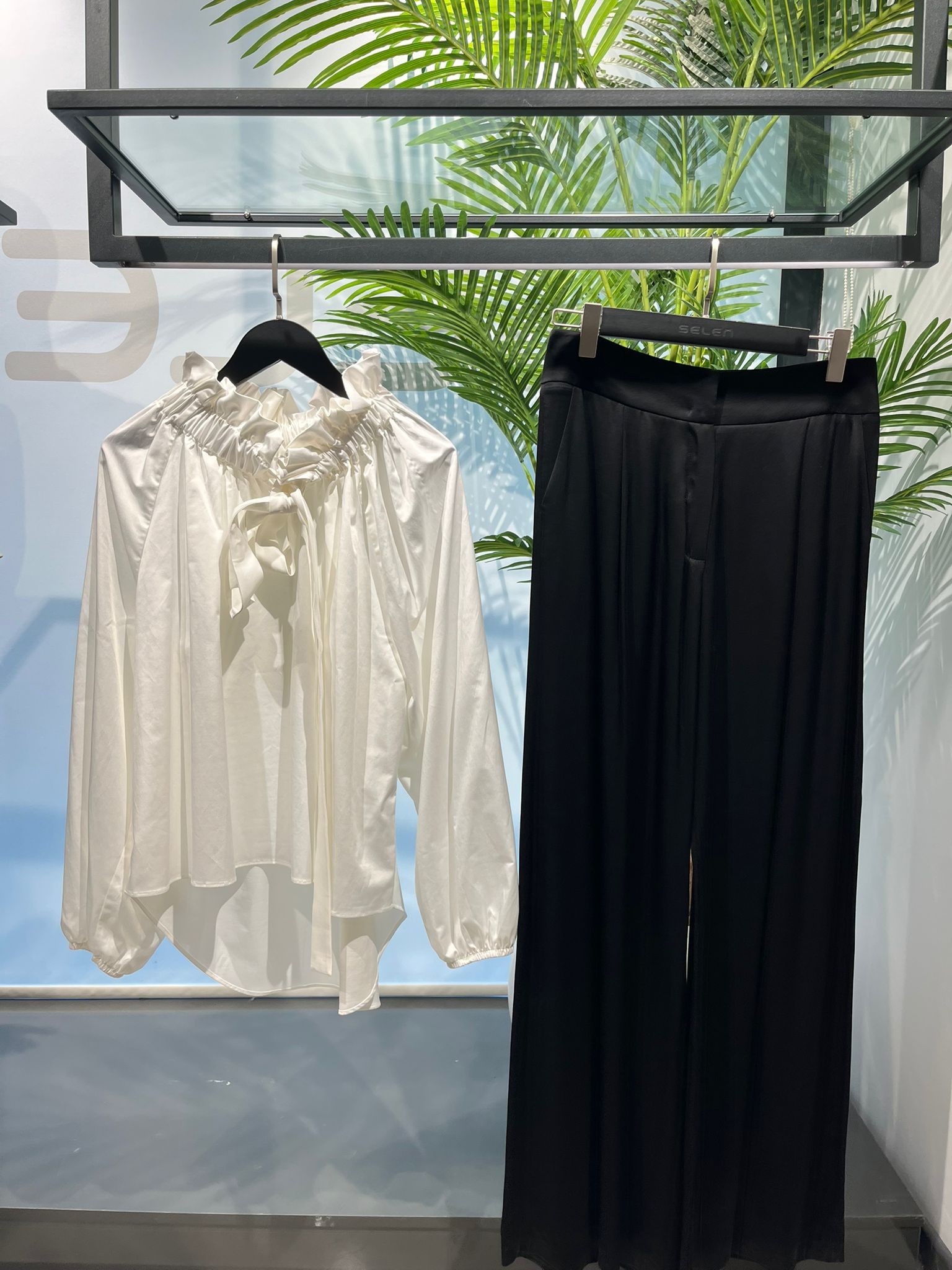 Poplin Yaka Gömlek Ve Saten Pantolon