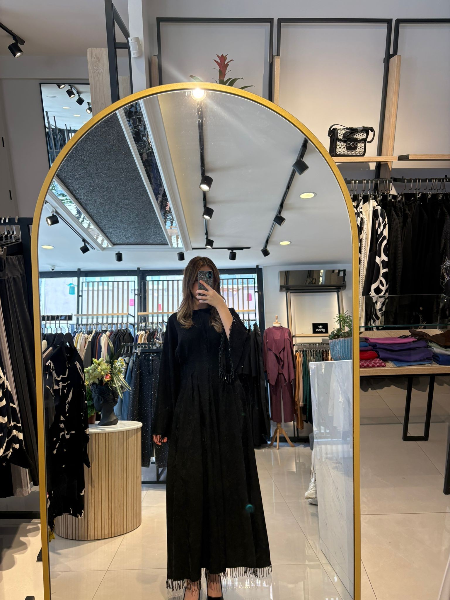 Kendinden Desenli Kumaşlı Boncuk Detaylı Elbise