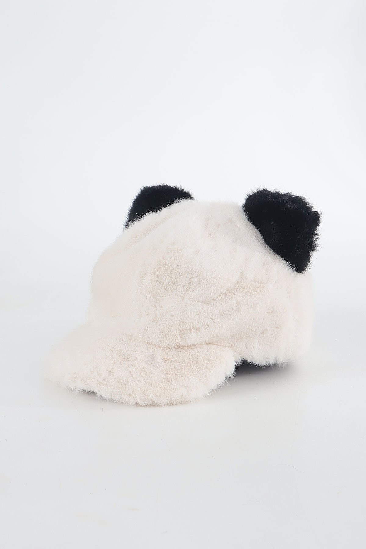 Kulaklı Panda Kürk Şapka - Siyah Beyaz