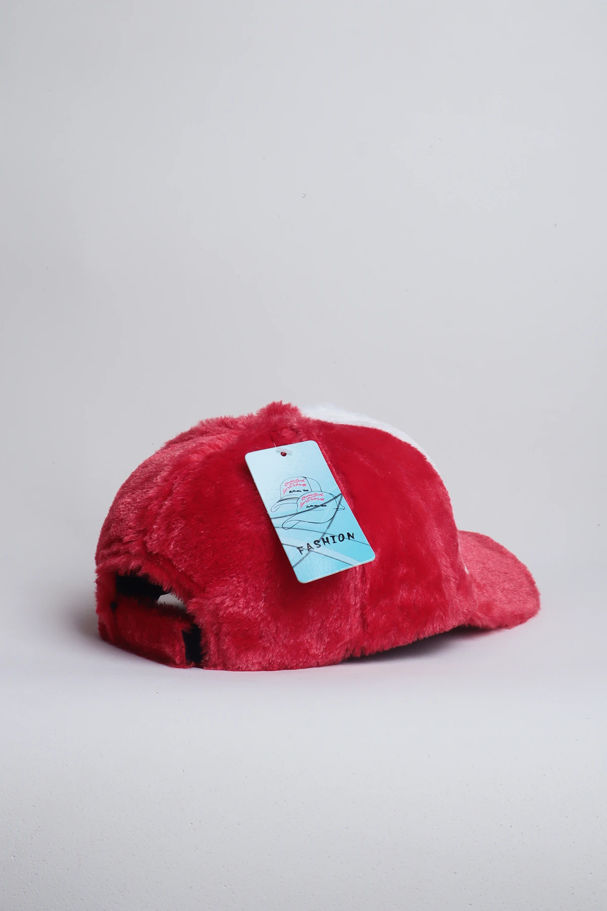 Exo Nakışlı Peluş Kırmızı Şapka