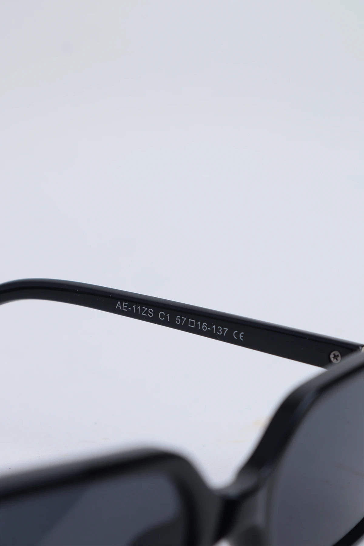 Mino Minimal Dikdörtgen Güneş Gözlüğü - Siyah