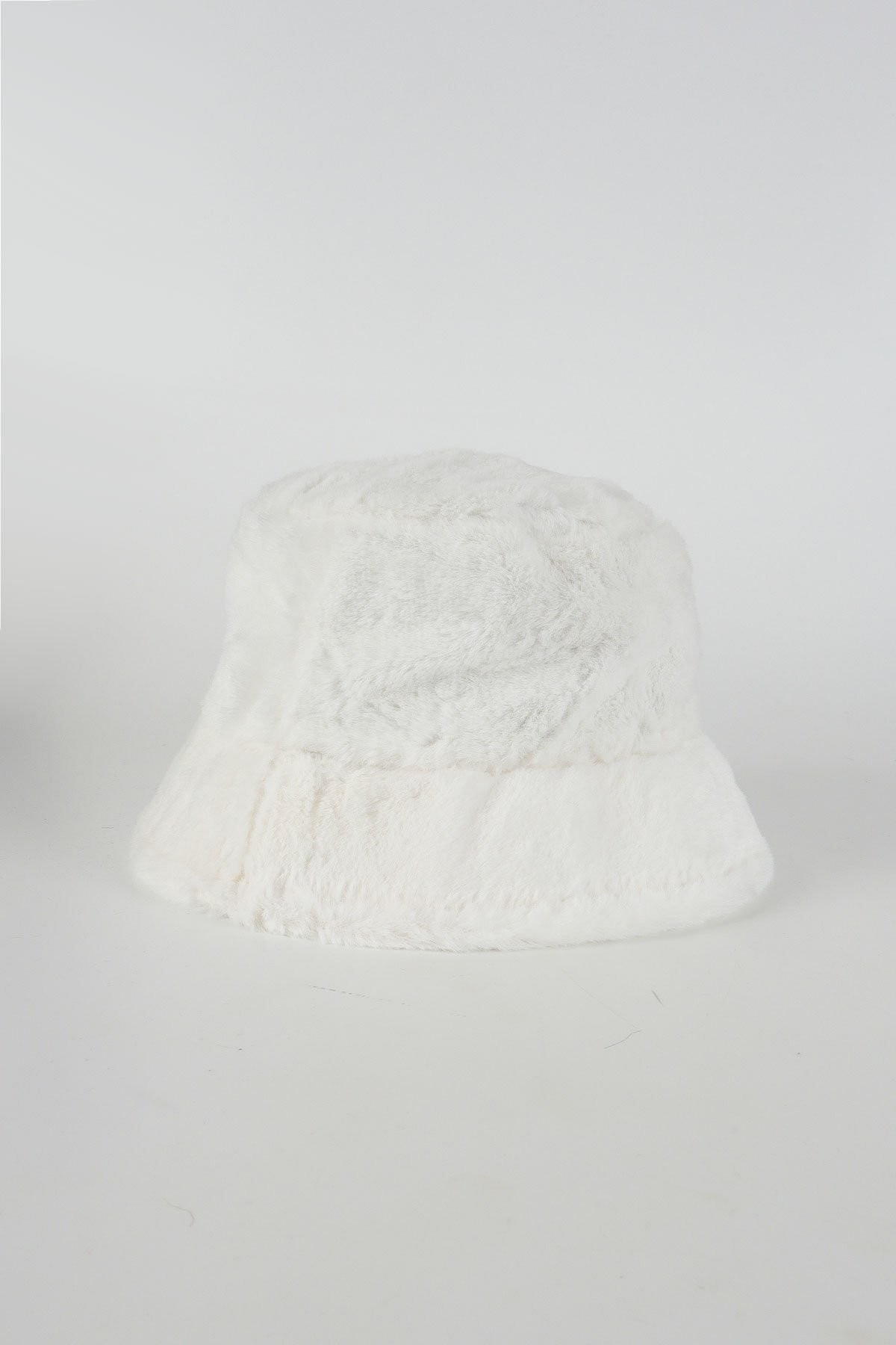 Beyaz Peluş Kürk Bucket Yuvarlak Balıkçı Şapka