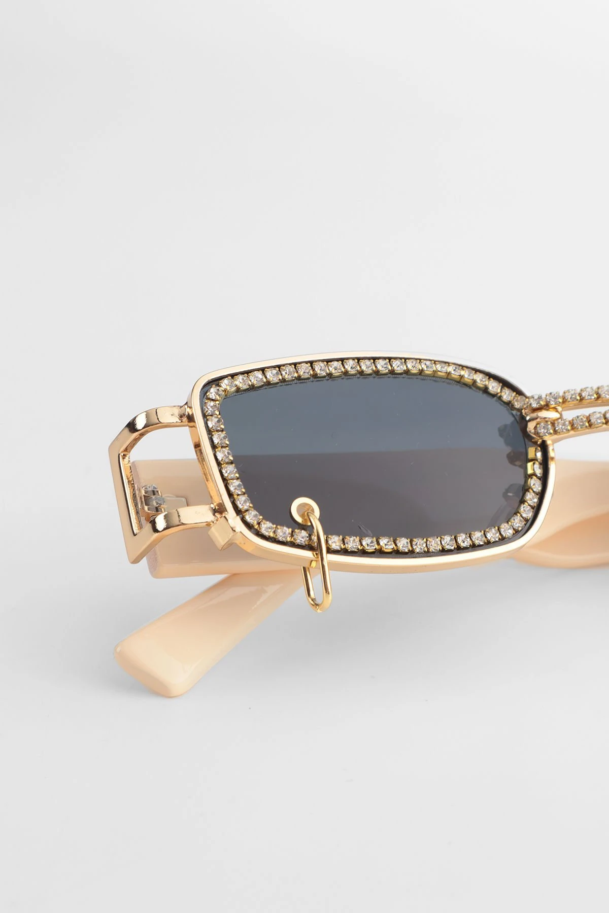 Kristal Taşlı Minimal Küpeli Güneş Gözlüğü - Bej