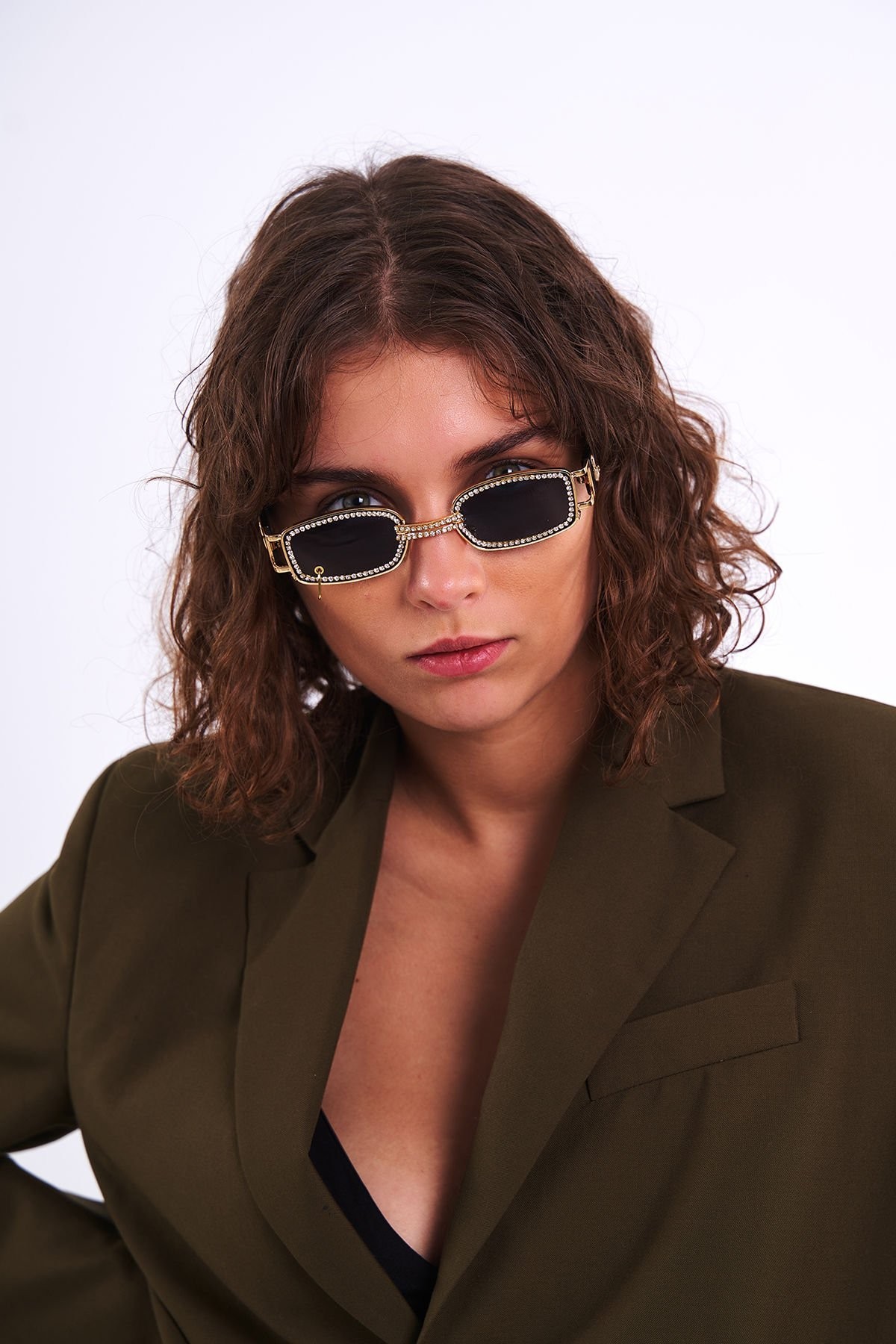 Kristal Taşlı Minimal Küpeli Güneş Gözlüğü - Siyah