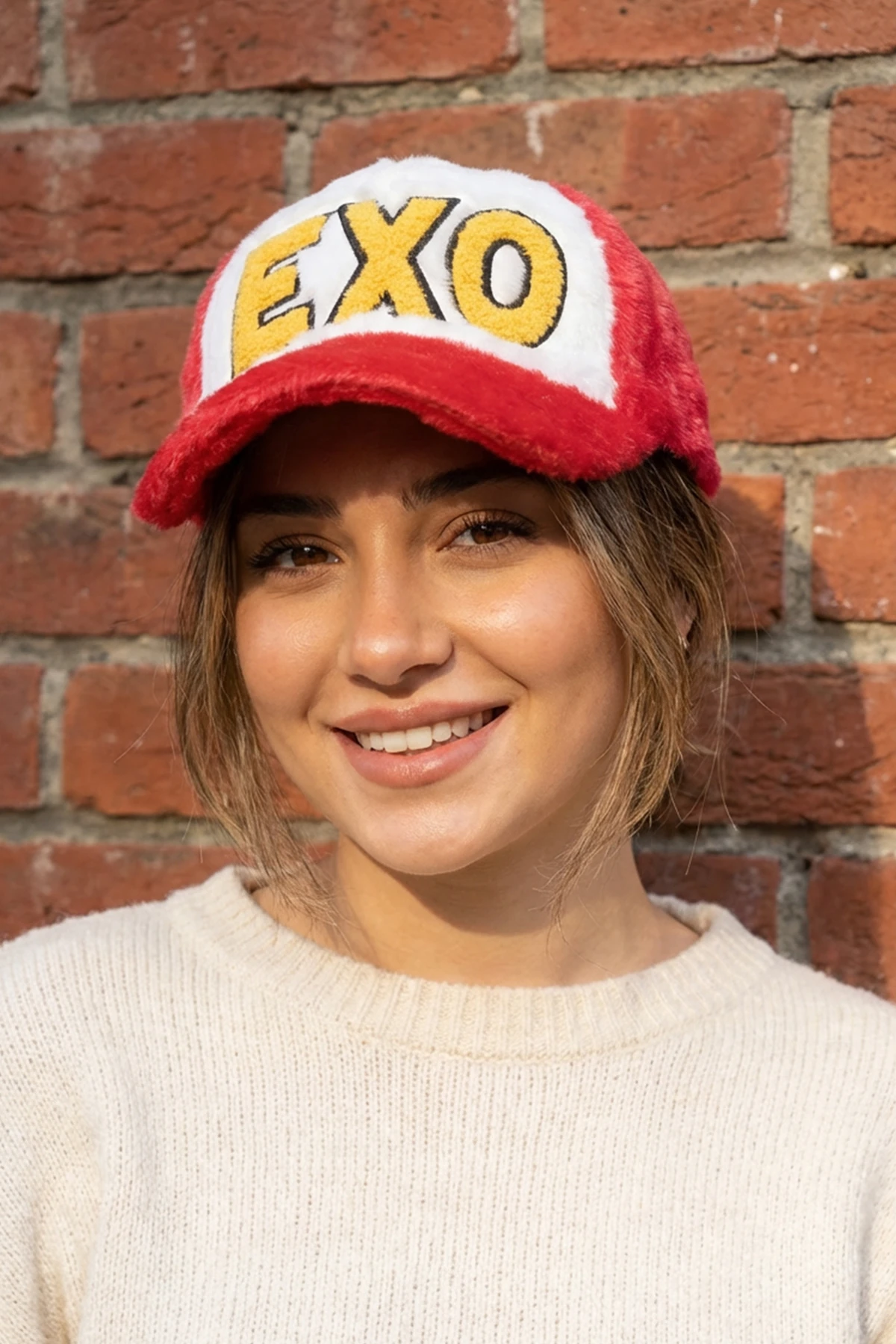 Exo Nakışlı Peluş Kırmızı Şapka