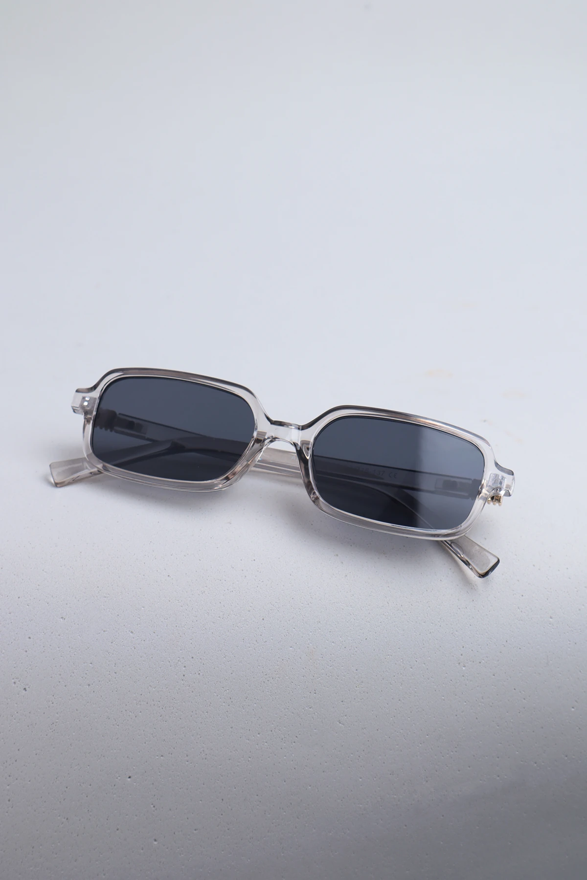 Mino Minimal Dikdörtgen Güneş Gözlüğü - Gri Siyah