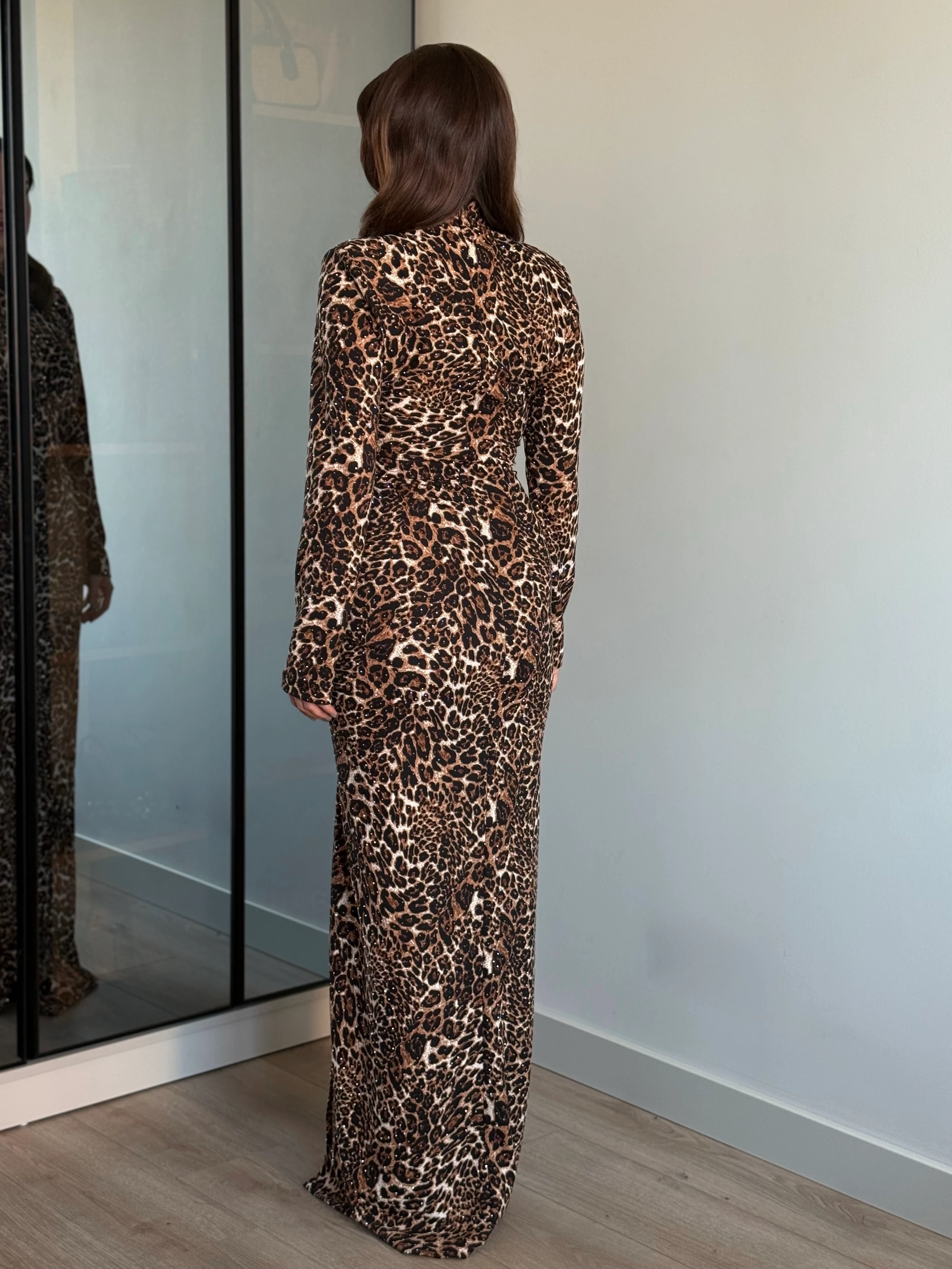 Derin Yırtmaç Taşlı Leopar Elbise