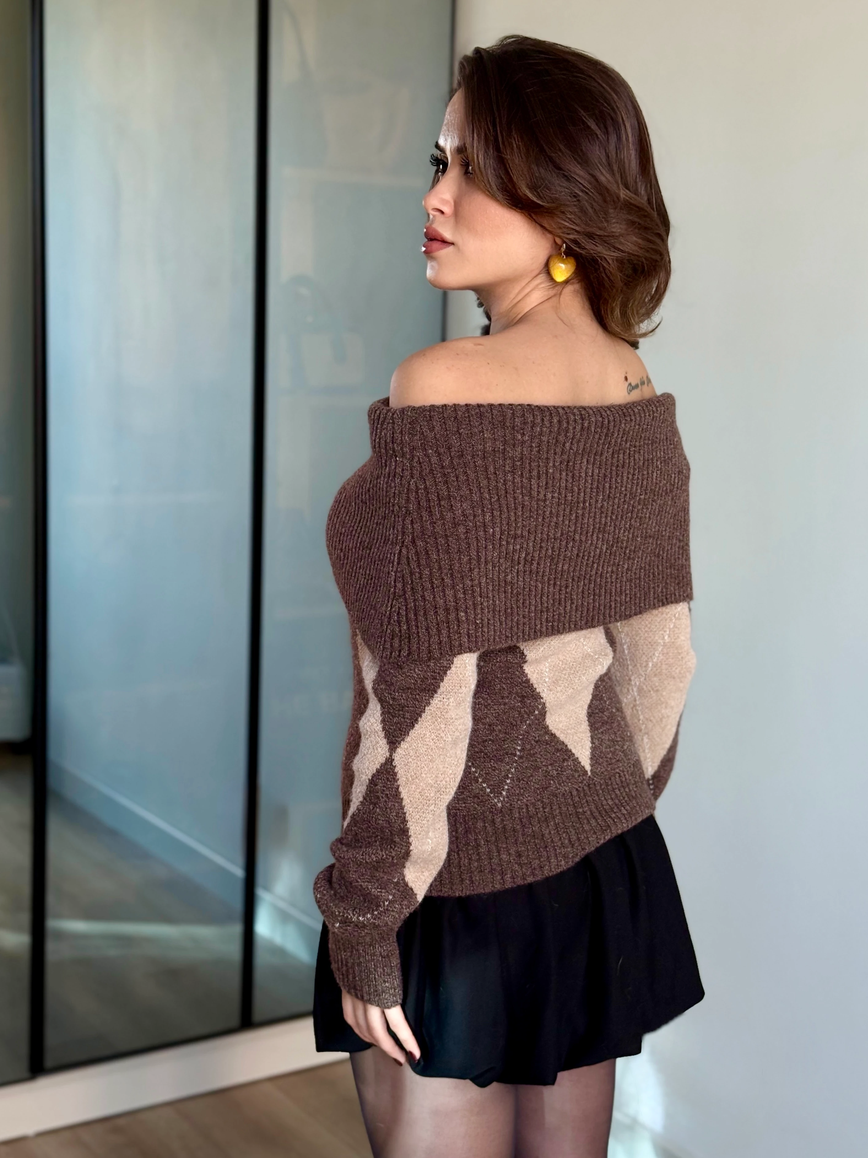 Madonna Yaka Triko Kazak