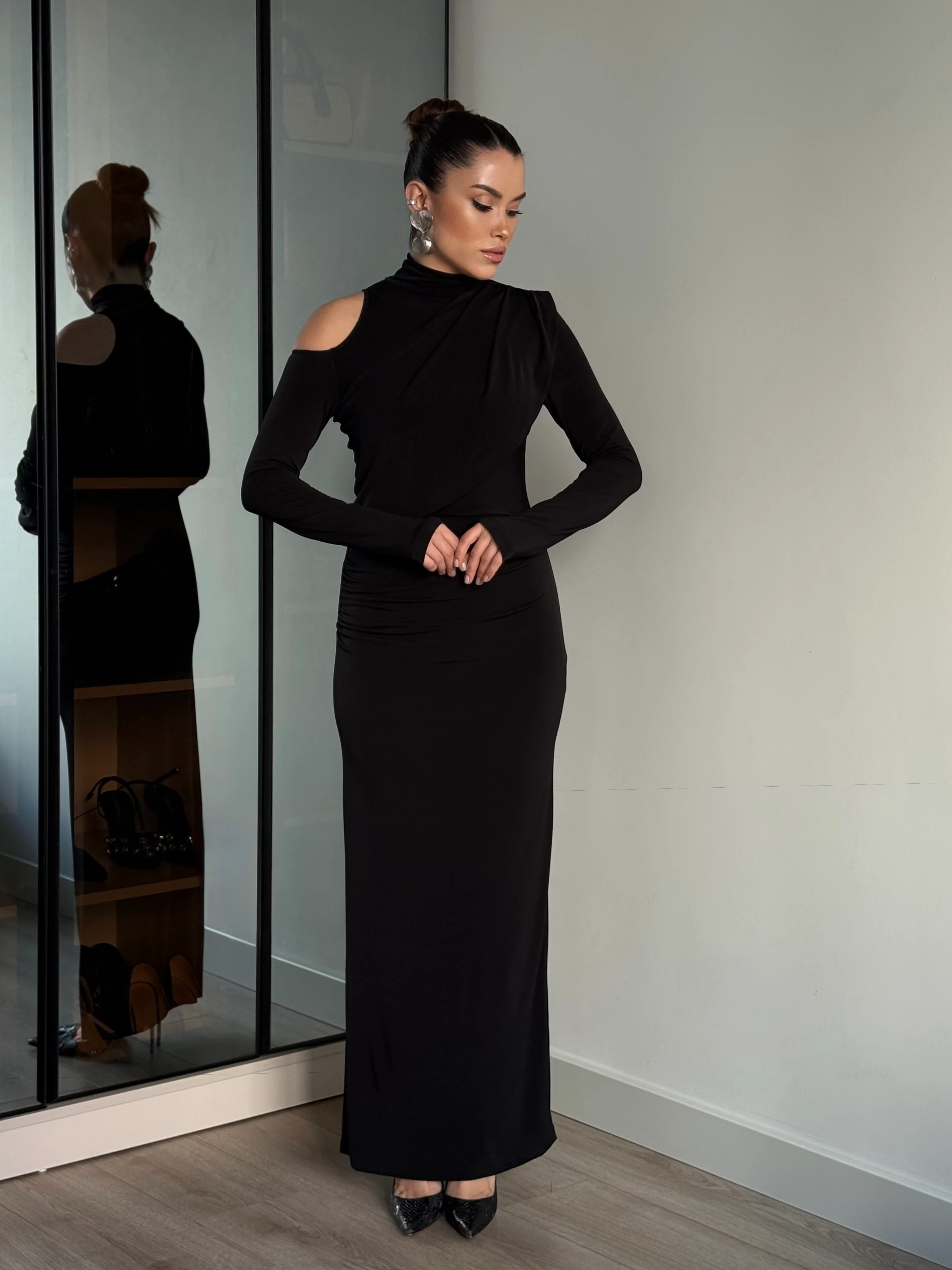 Omuz Pencereli Elbise - Siyah