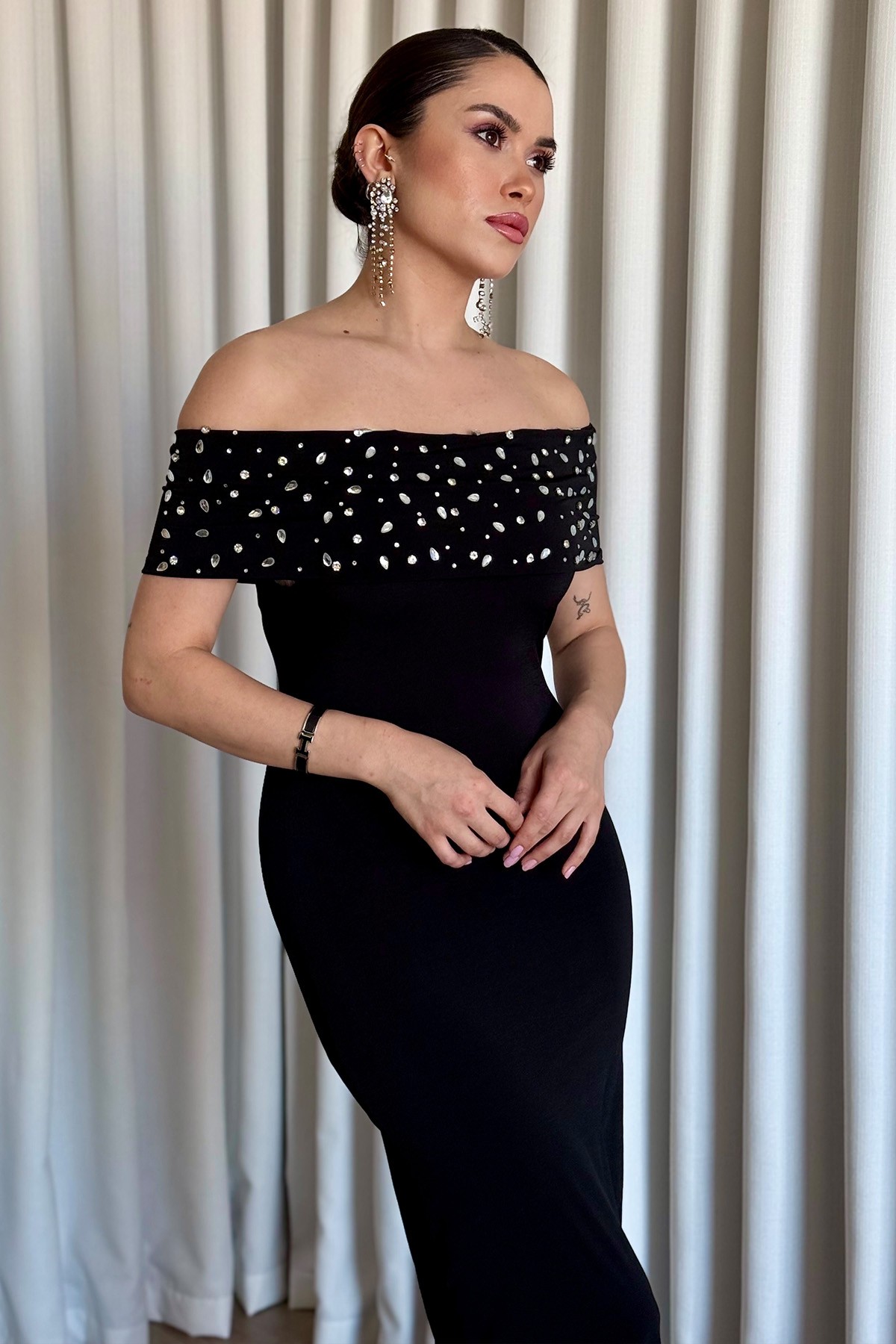 Madonna Yaka Taşlı Uzun Elbise