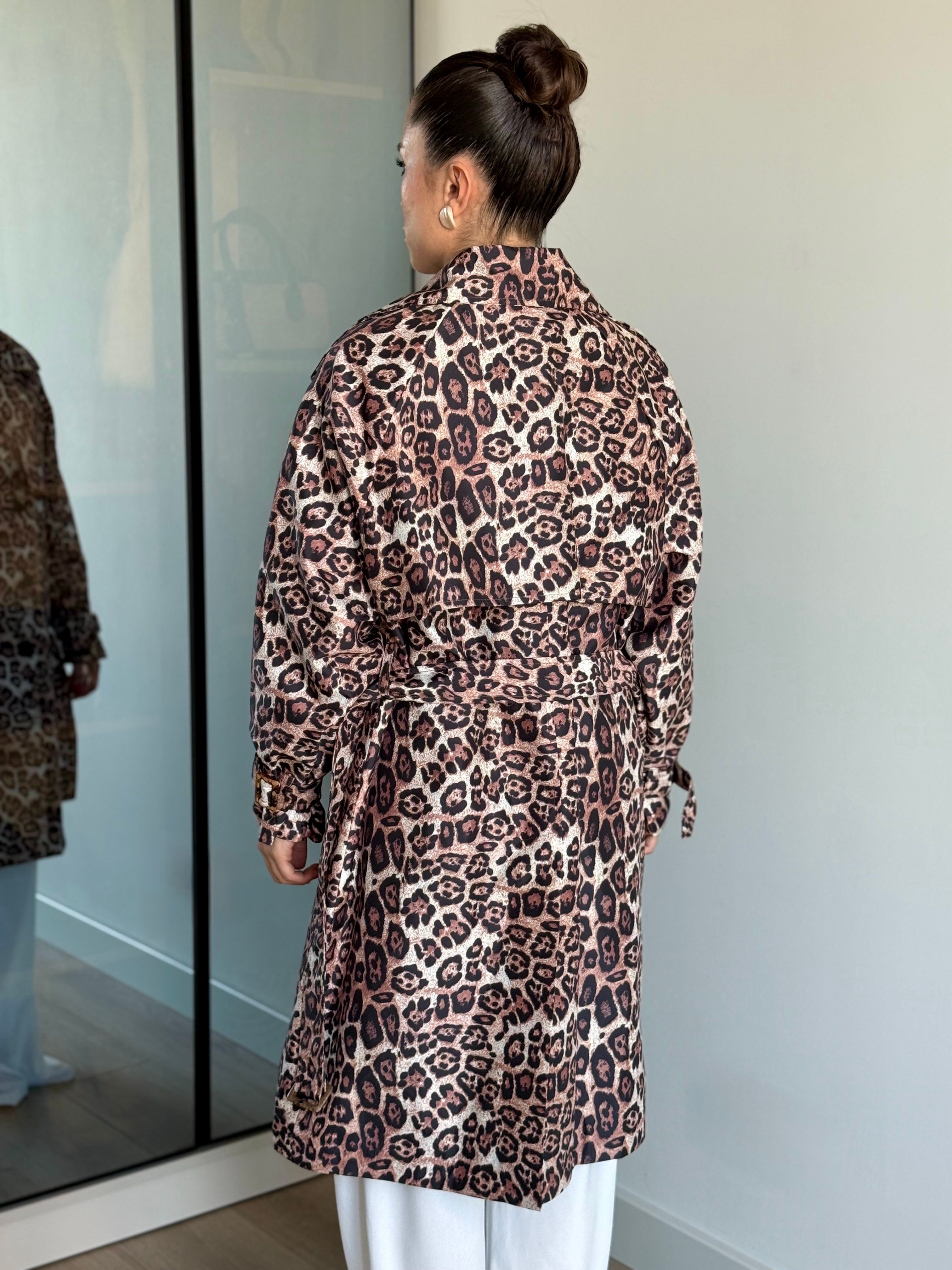 Beli Kuşaklı Leopar Trenç