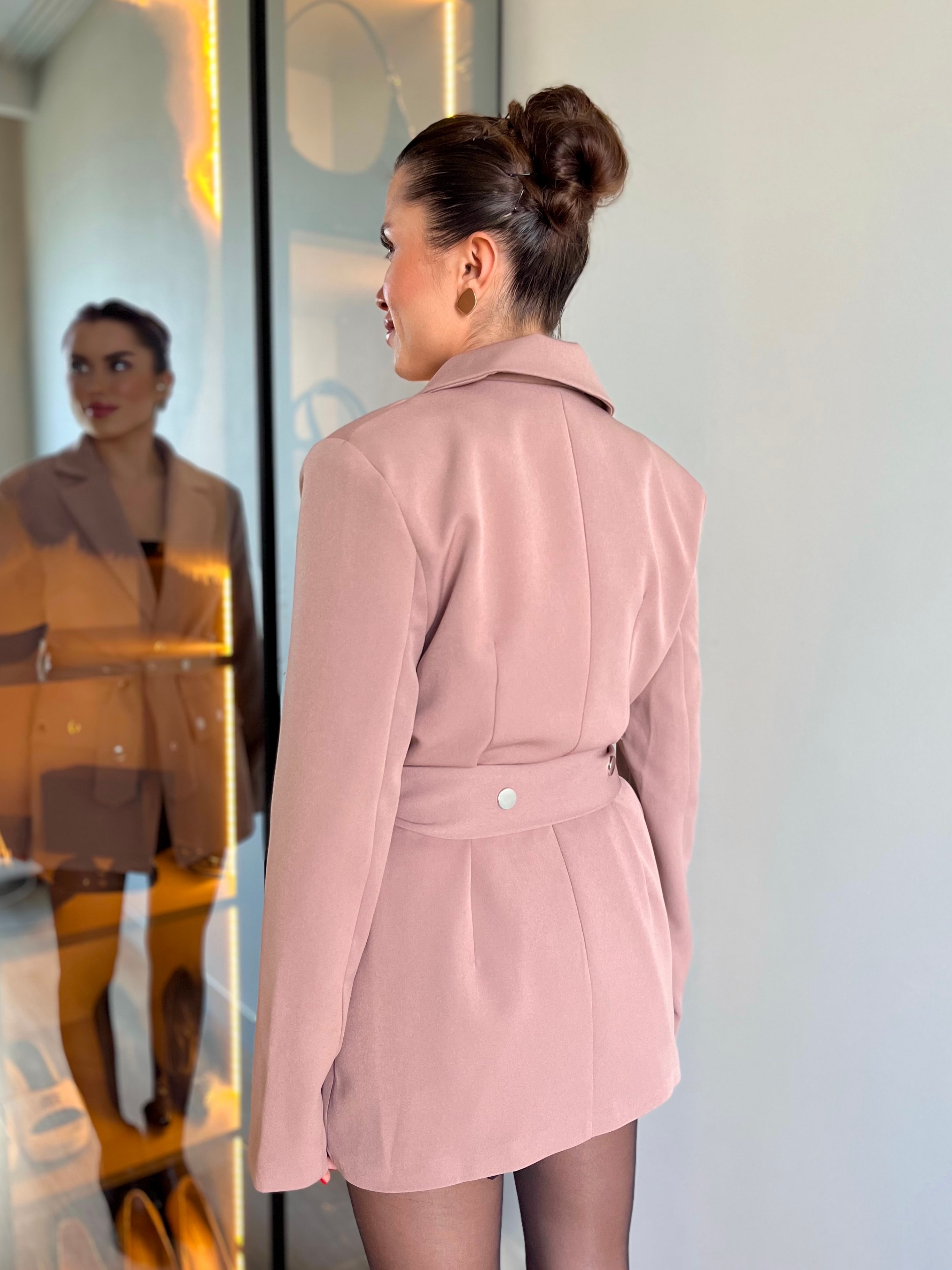 Zımba Düğmeli Siyah Kruvaze Ceket  - Toz pembe