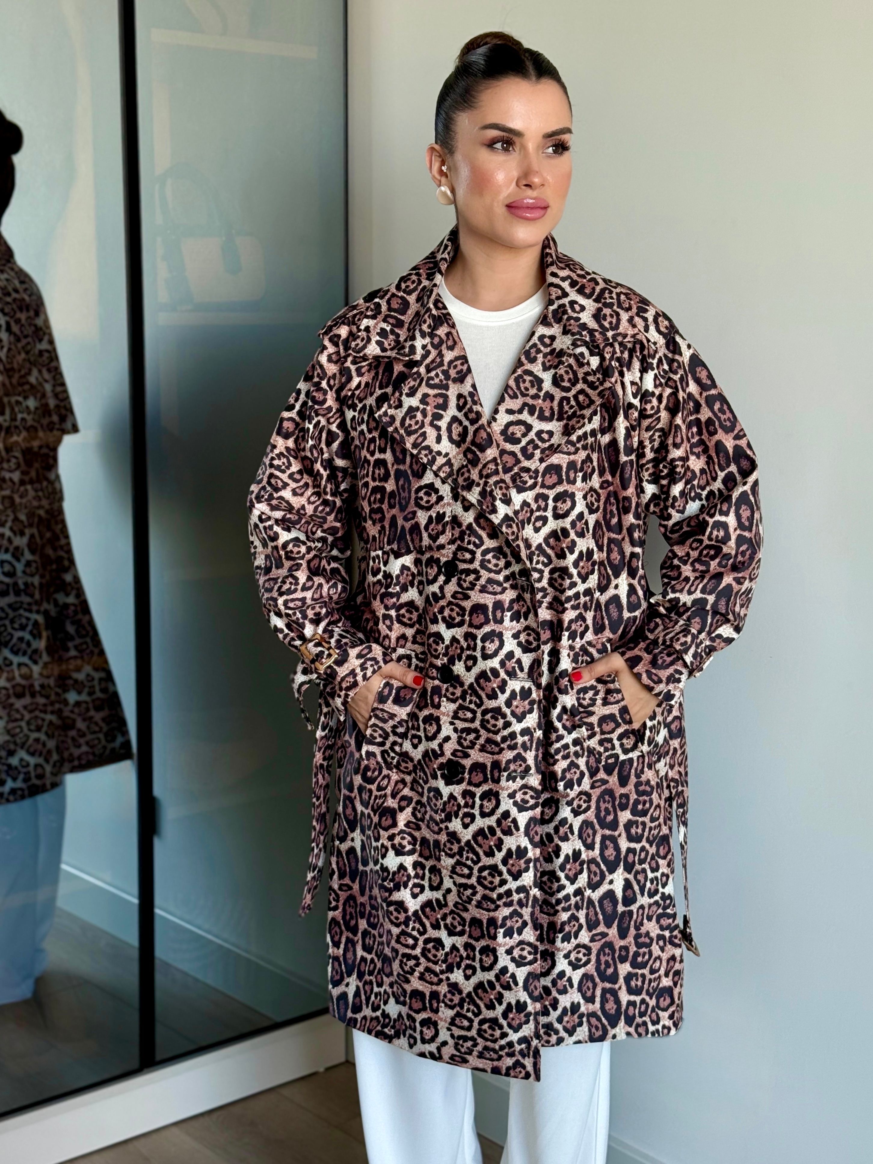 Beli Kuşaklı Leopar Trenç