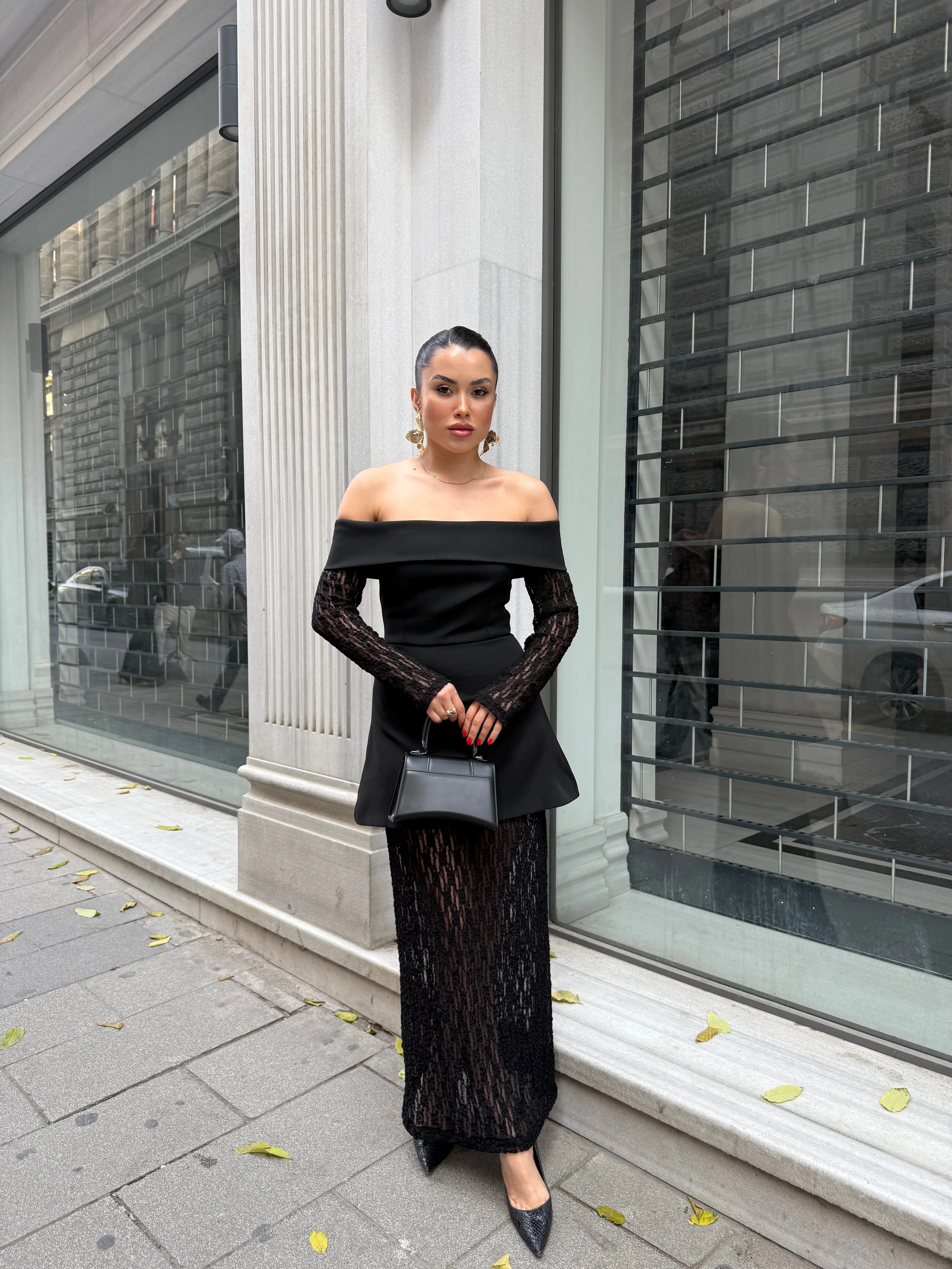 Kayık Yaka Omuz Detaylı Elbise - Siyah