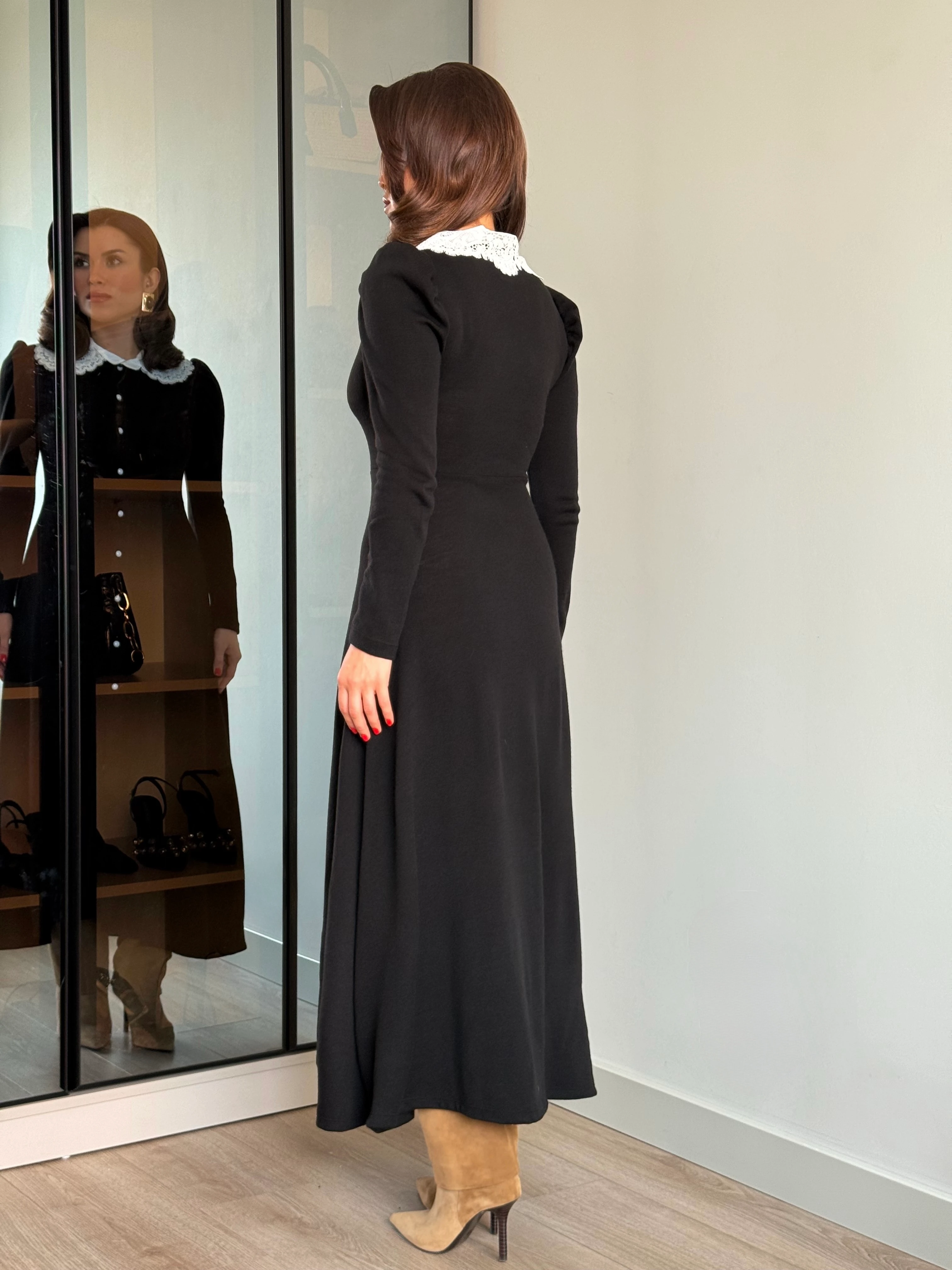 Boydan Düğmeli Dantel Yaka Elbise - Siyah