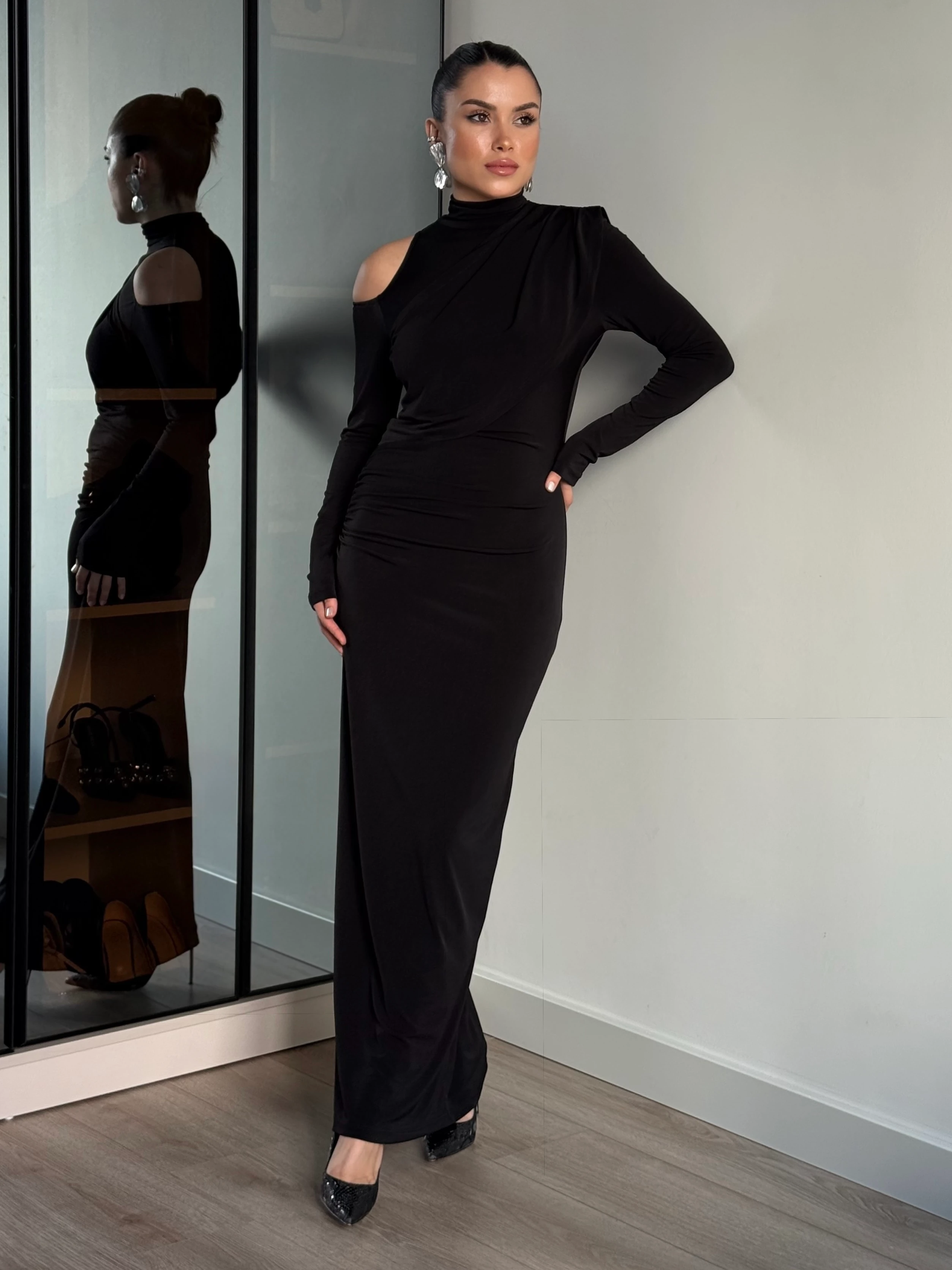 Omuz Pencereli Elbise - Siyah