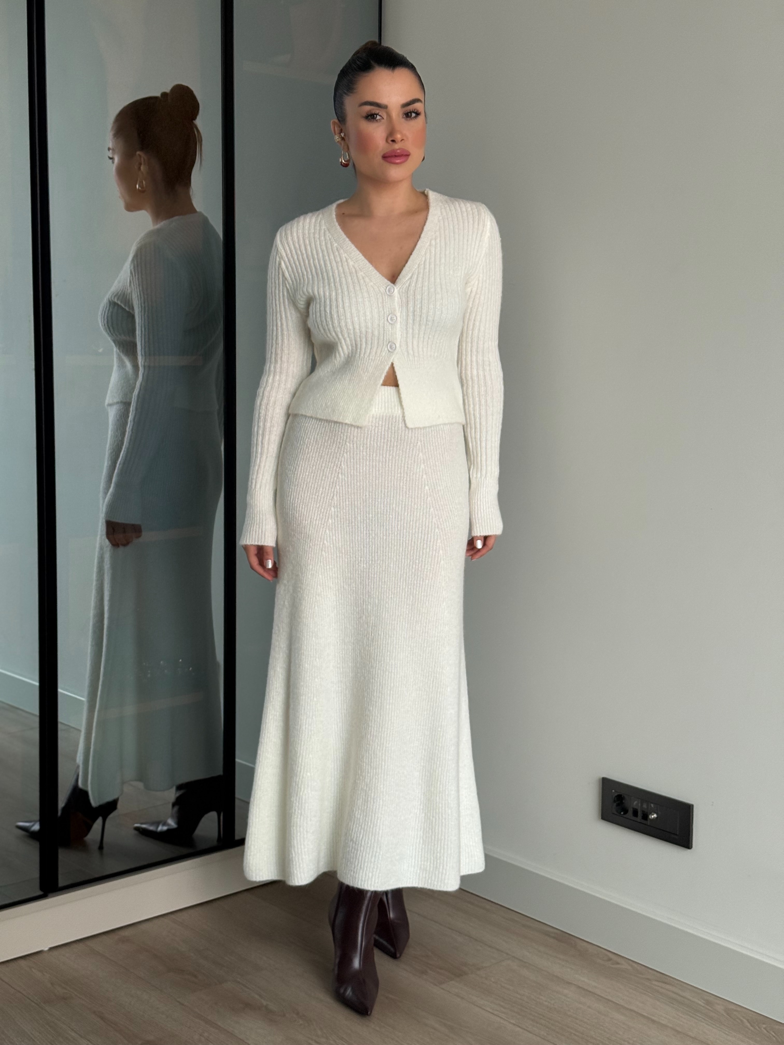 Triko Etek-Buz Takım - beyaz