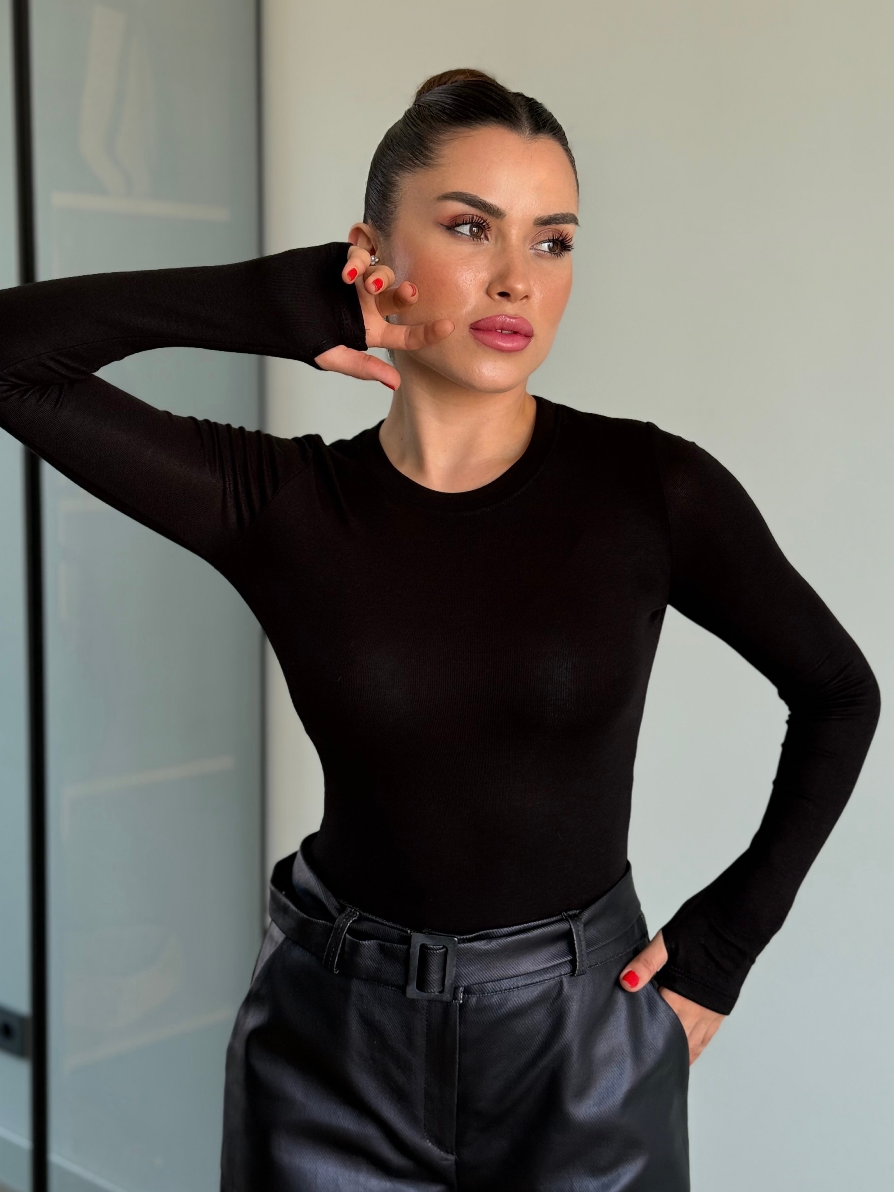 Parmak Geçirmeli Body - Siyah