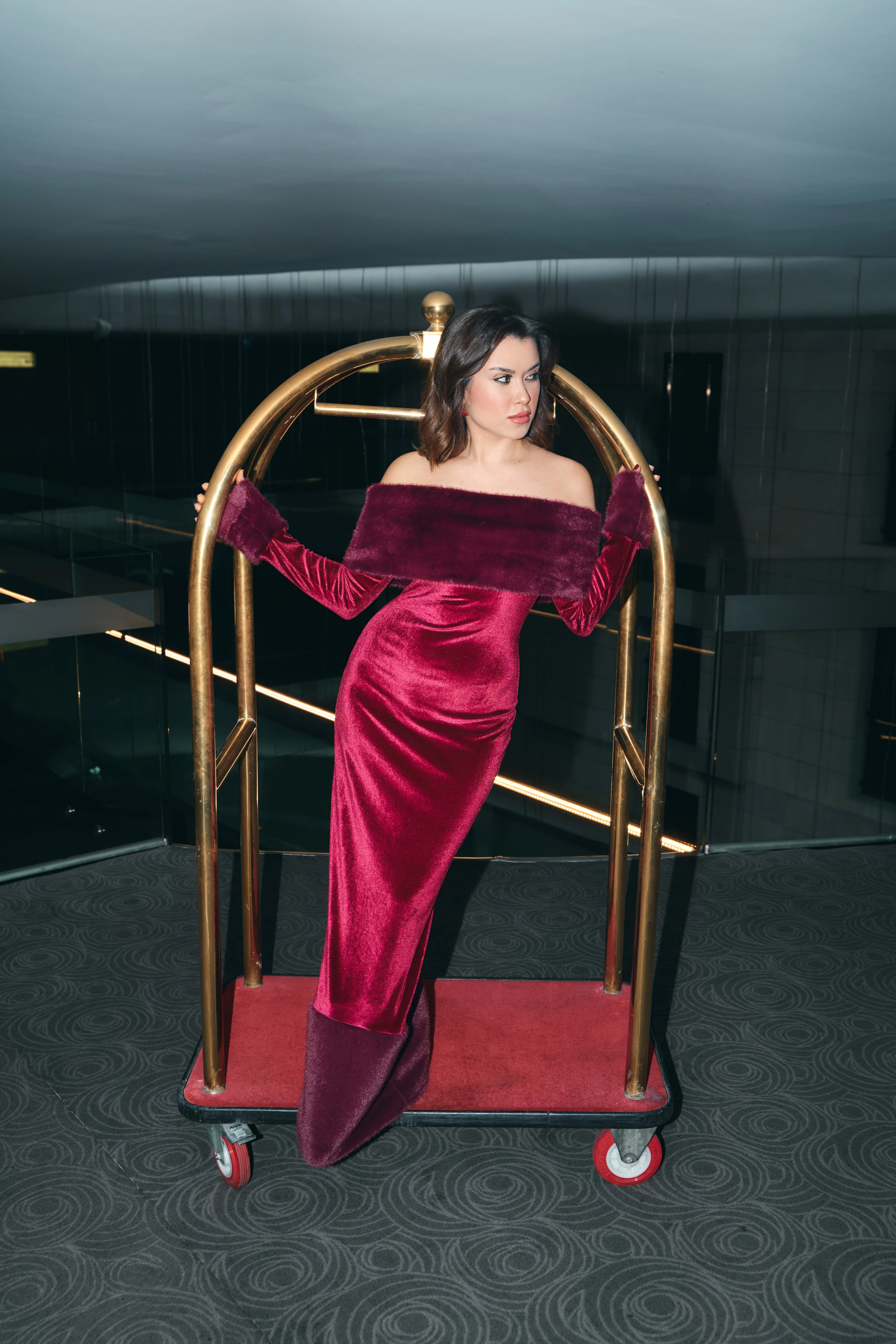 Kadife Kürk Detay Uzun Elbise - Bordo