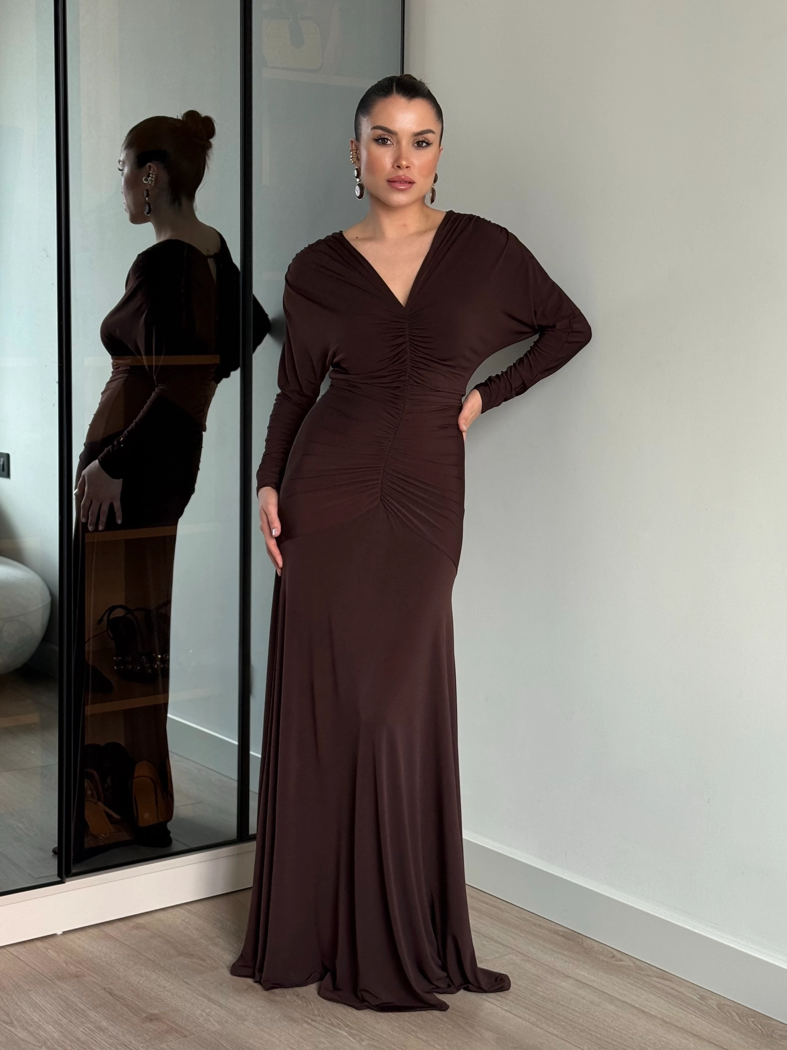 Sırt Bağlama Detay Büzgülü Elbise - kahverengi