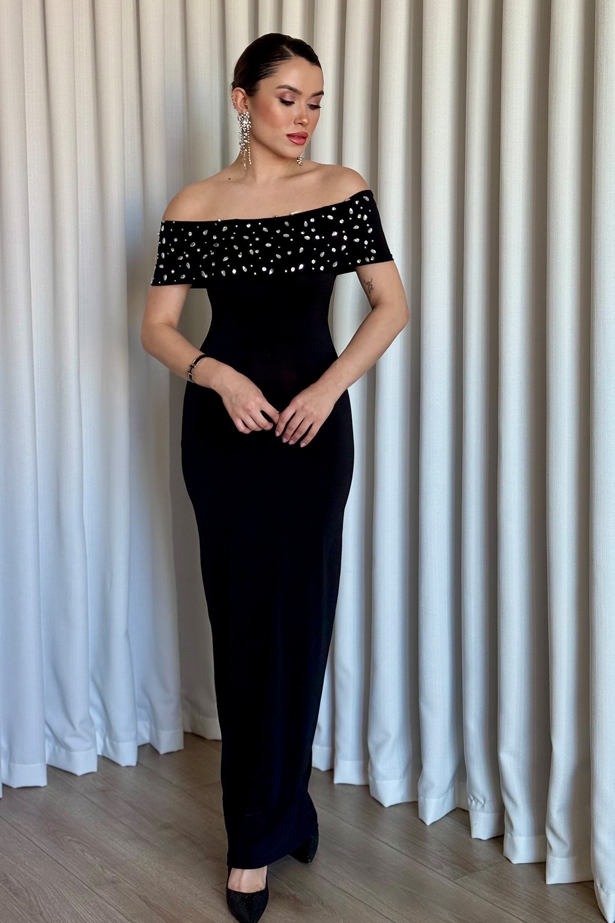 Madonna Yaka Taşlı Uzun Elbise