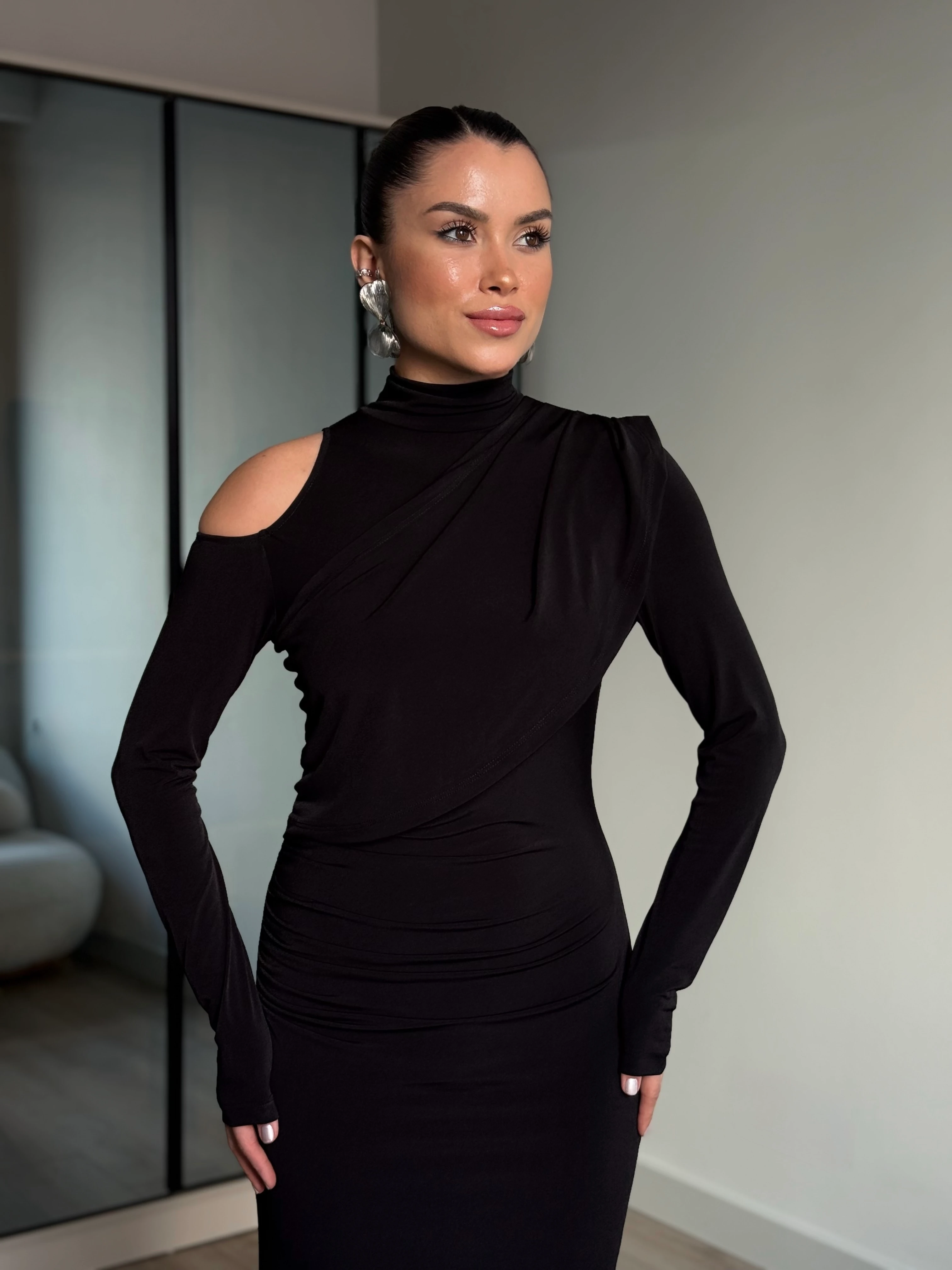 Omuz Pencereli Elbise - Siyah