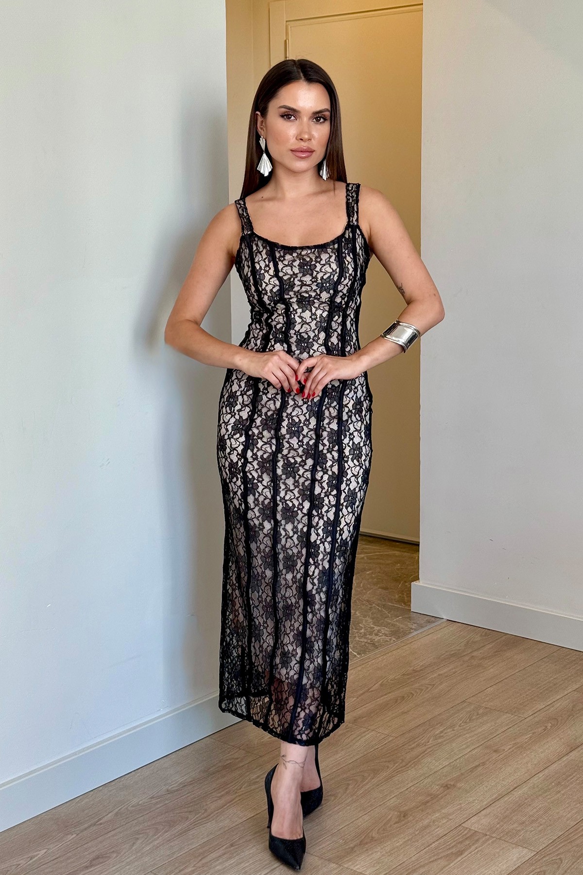 Dantel Elbise