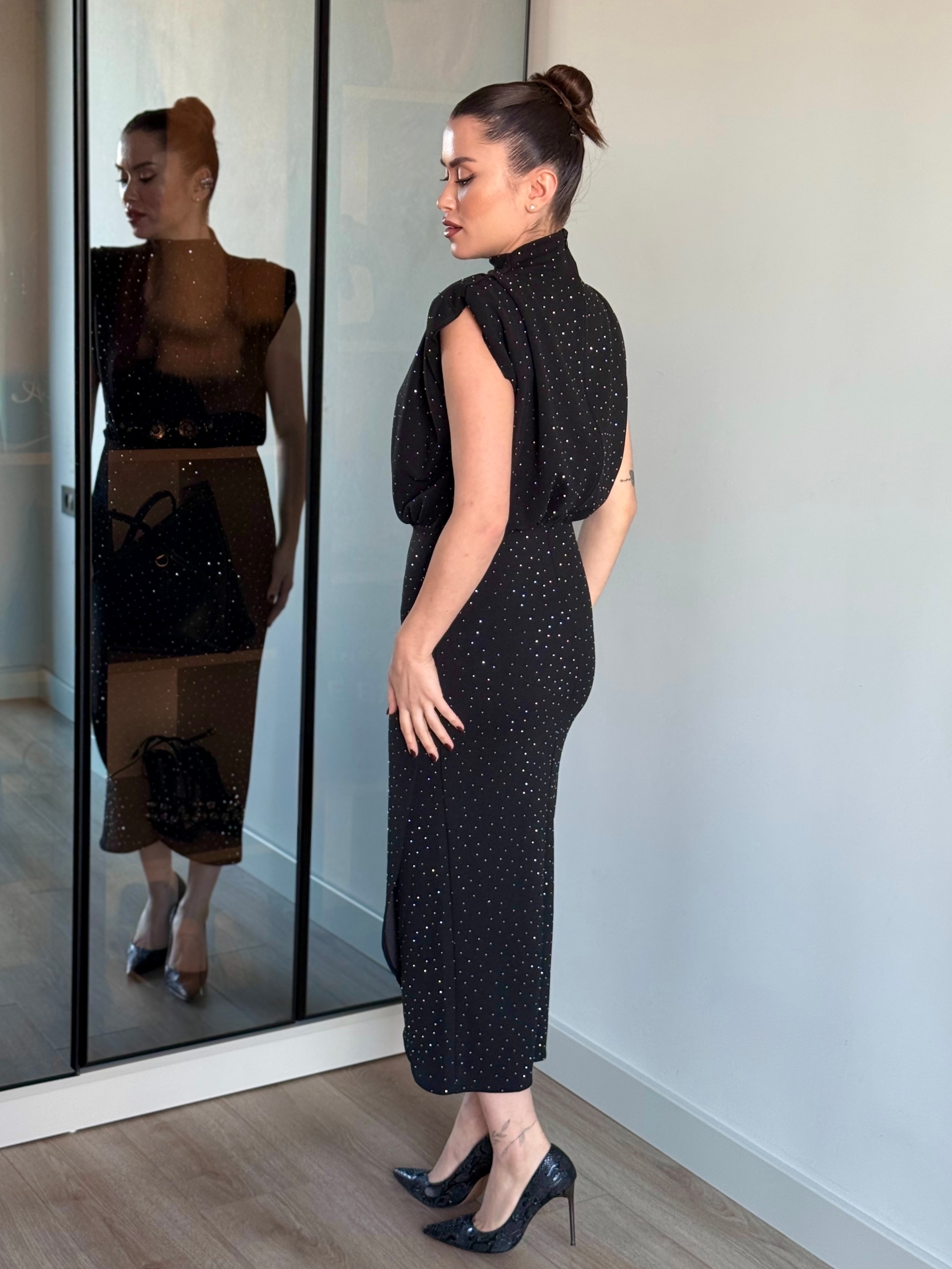 Vatkalı Taş Elbise