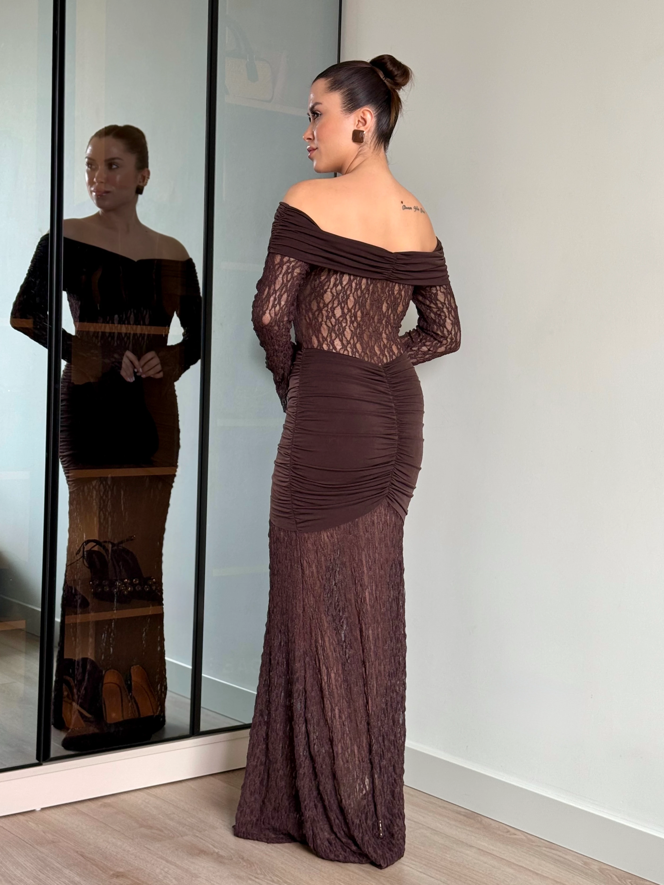 Dantel Detay Madonna Yaka Elbise - kahverengi