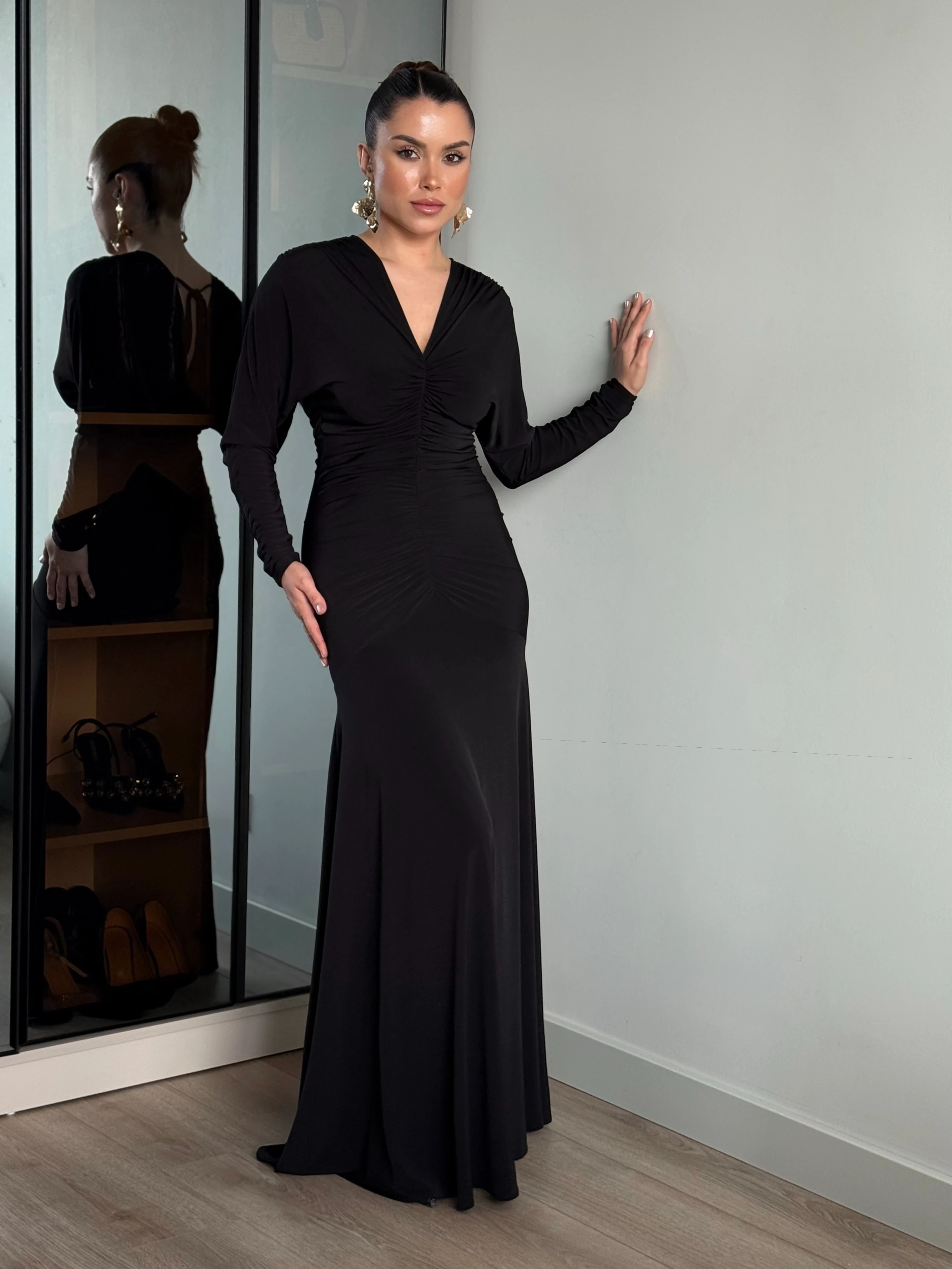 Sırt Bağlama Detay Büzgülü Elbise - Siyah