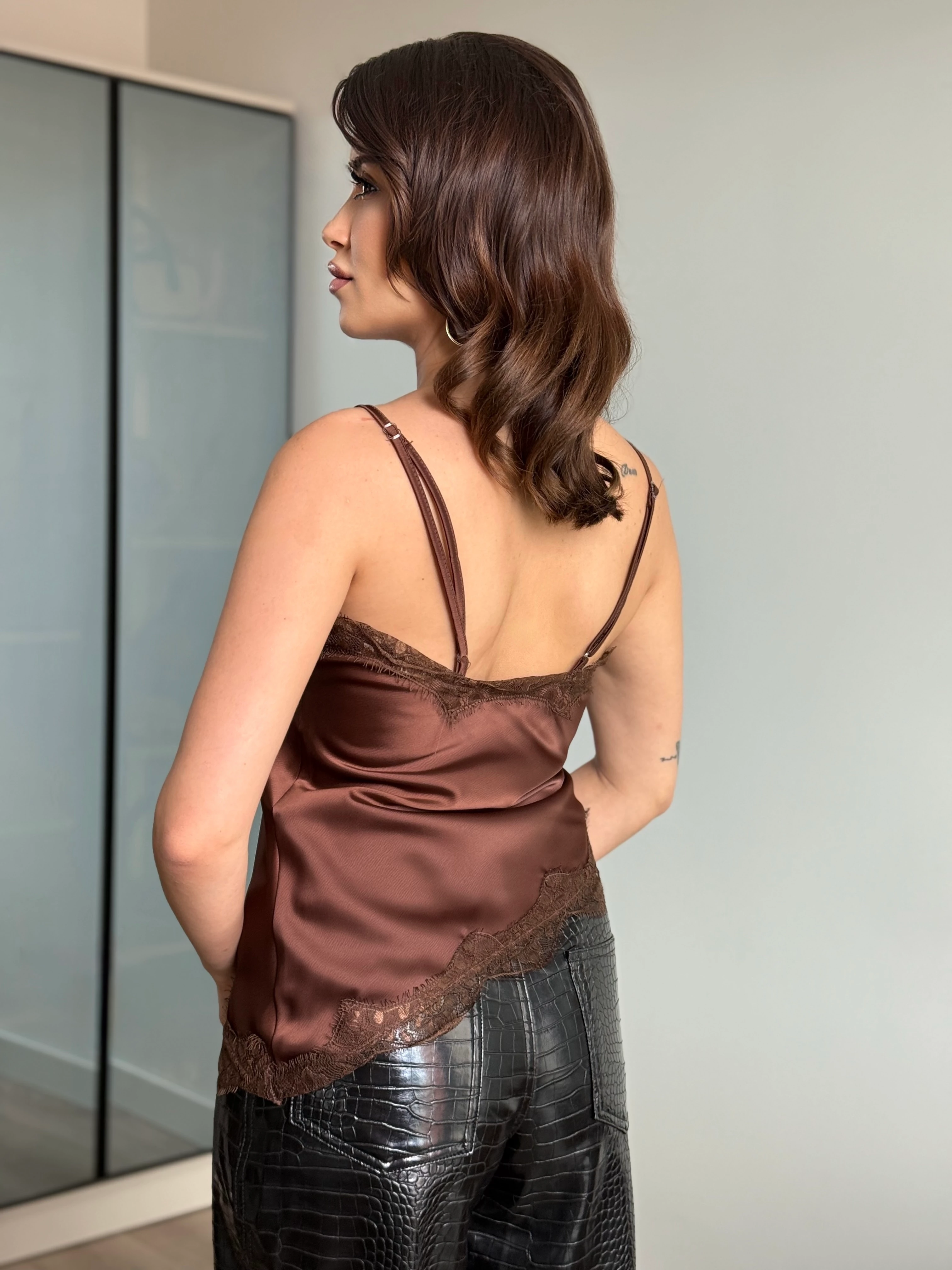 Dantel Detay Askılı Bluz - kahverengi