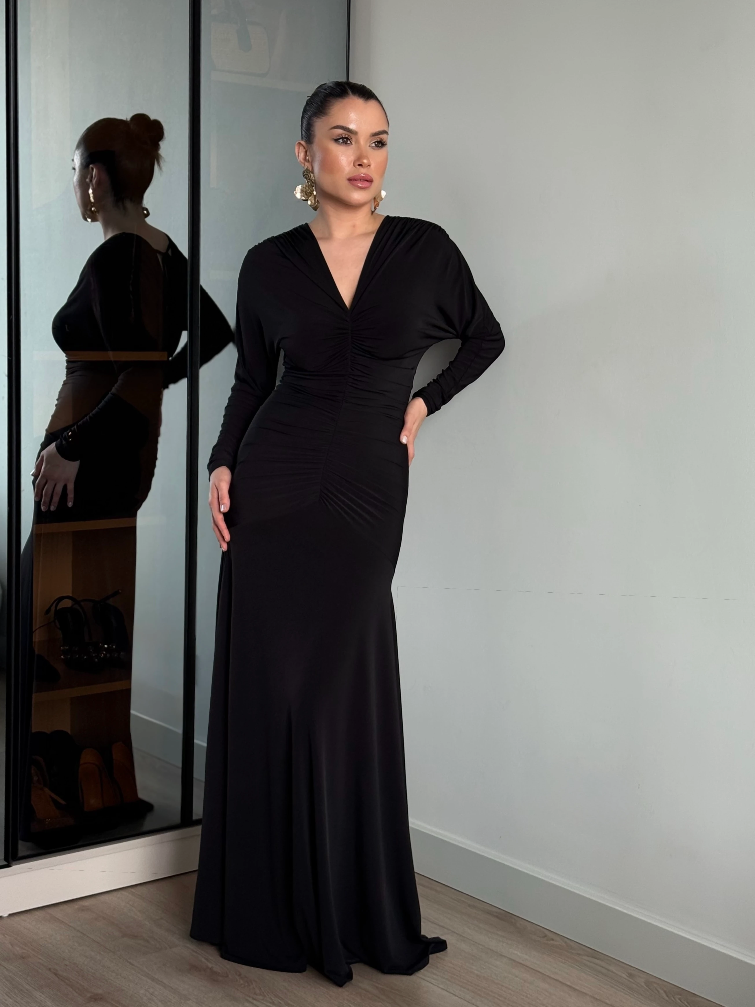 Sırt Bağlama Detay Büzgülü Elbise - Siyah