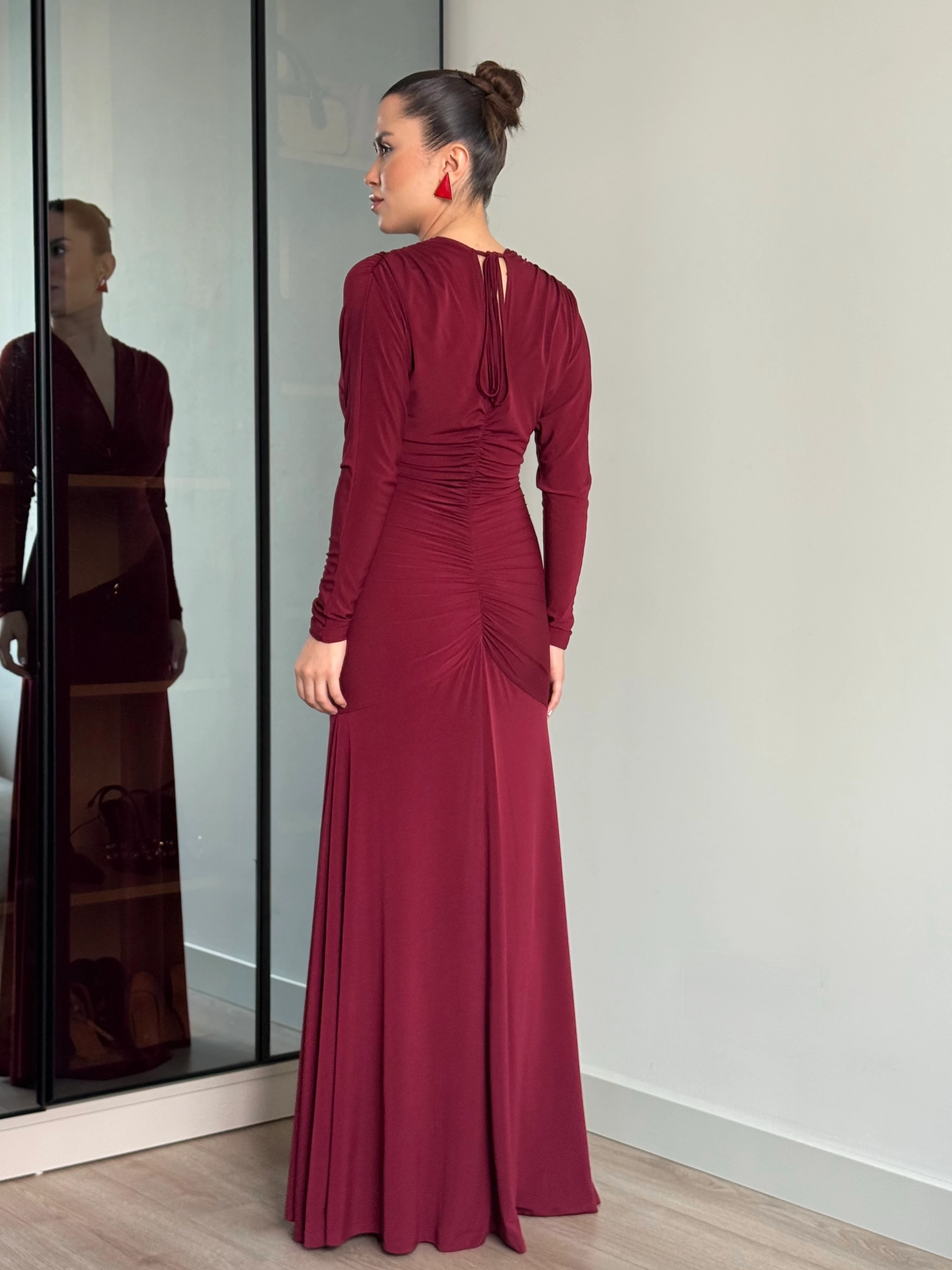 Sırt Bağlama Detay Büzgülü Elbise - Bordo