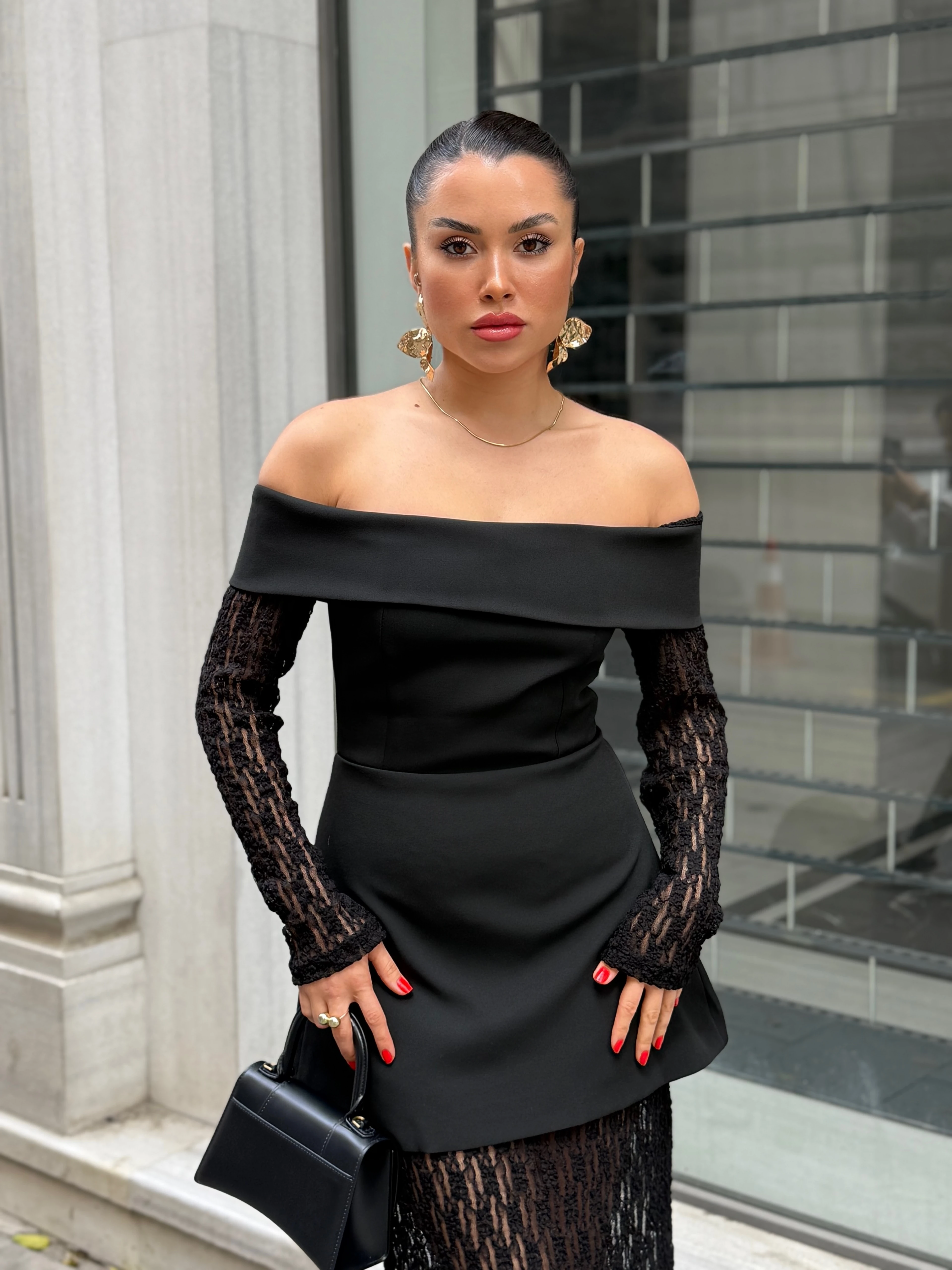 Kayık Yaka Omuz Detaylı Elbise - Siyah