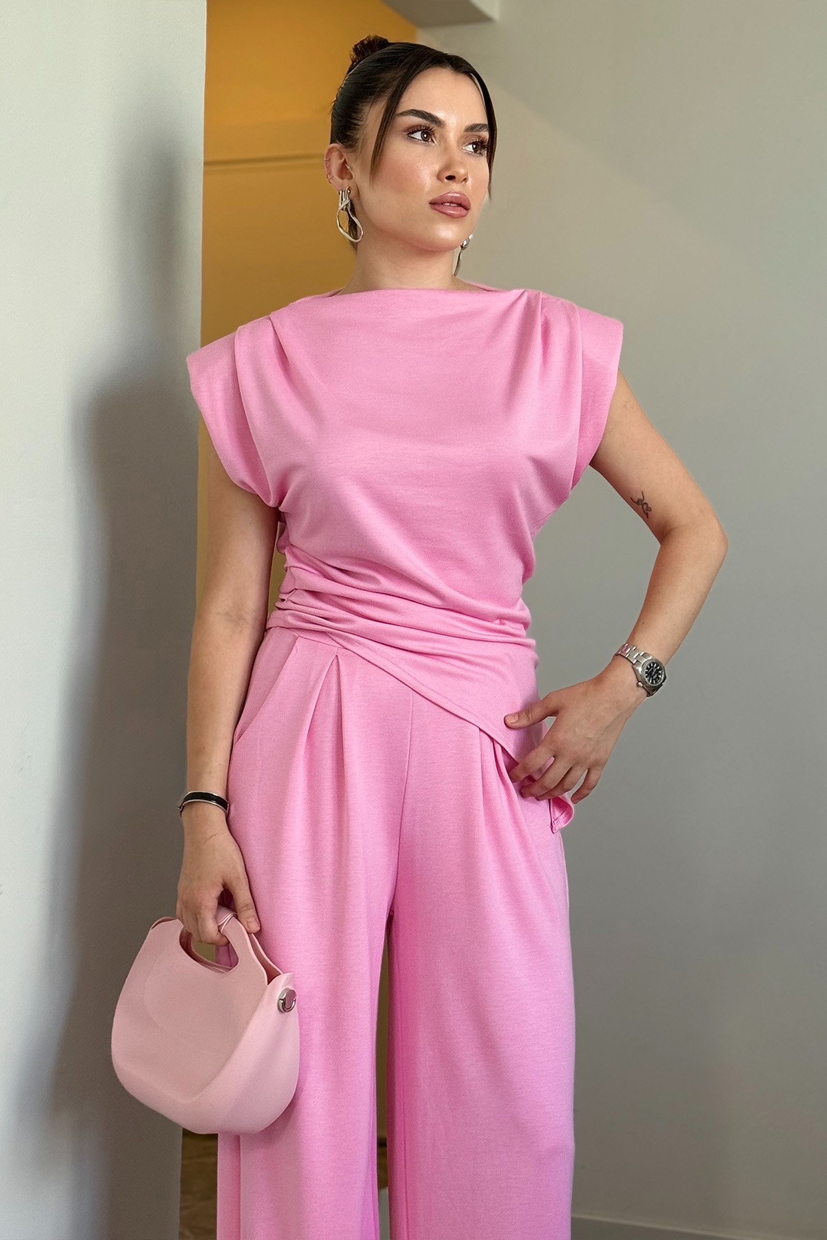 Pembe Vatkalı Takım
