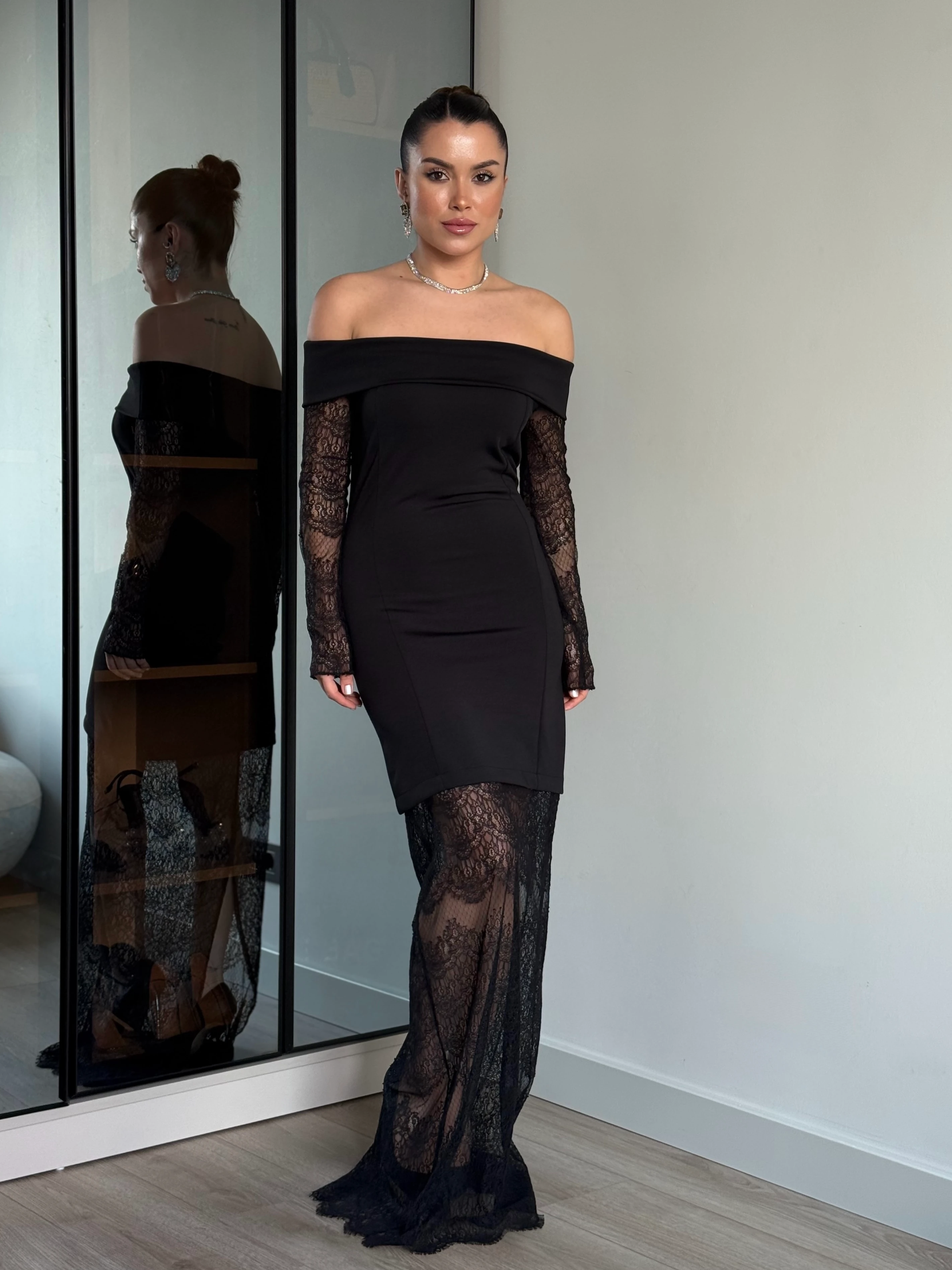 Madonna Yaka Dantel Elbise