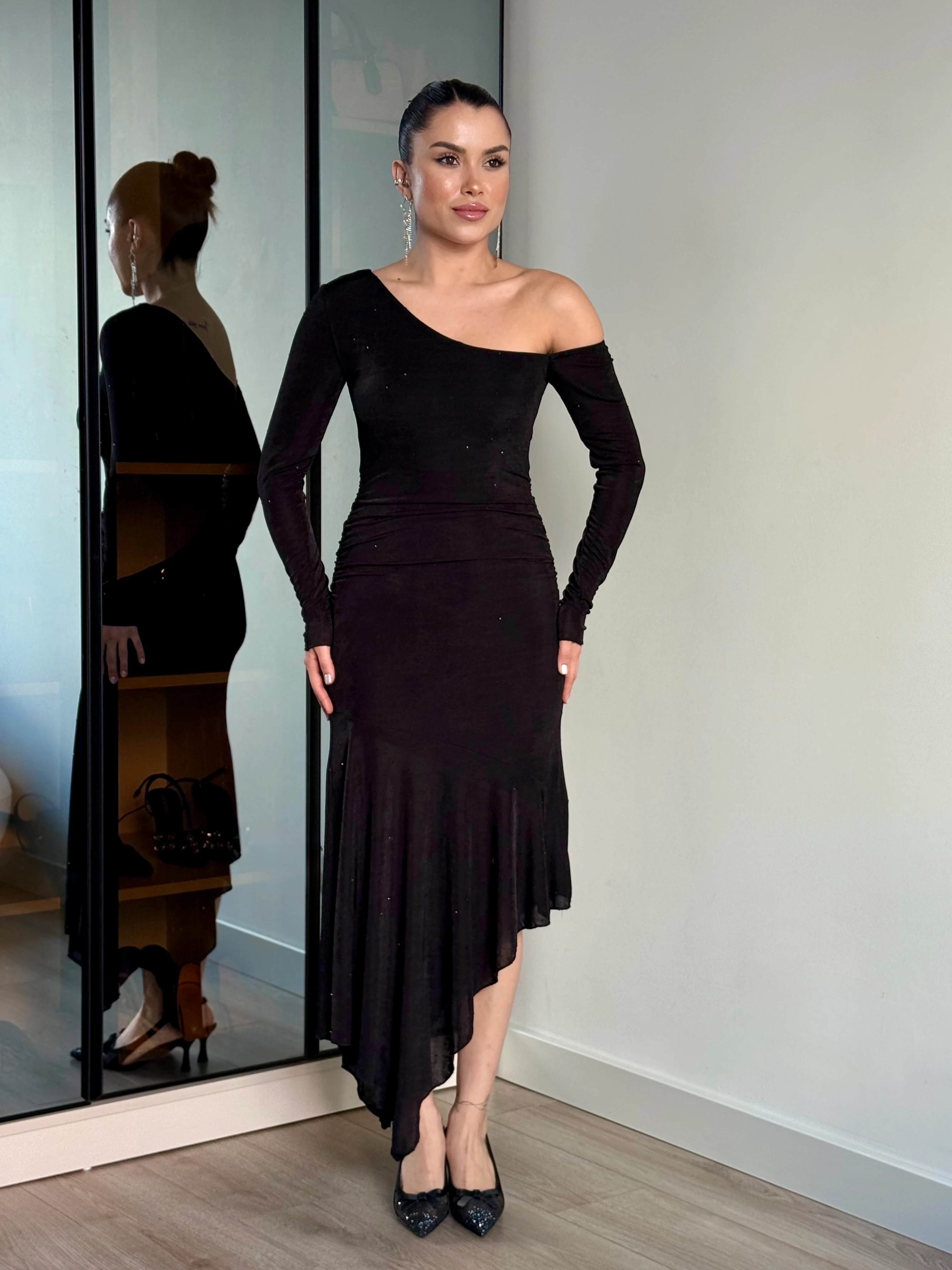 Asimetrik Tasarım Elbise