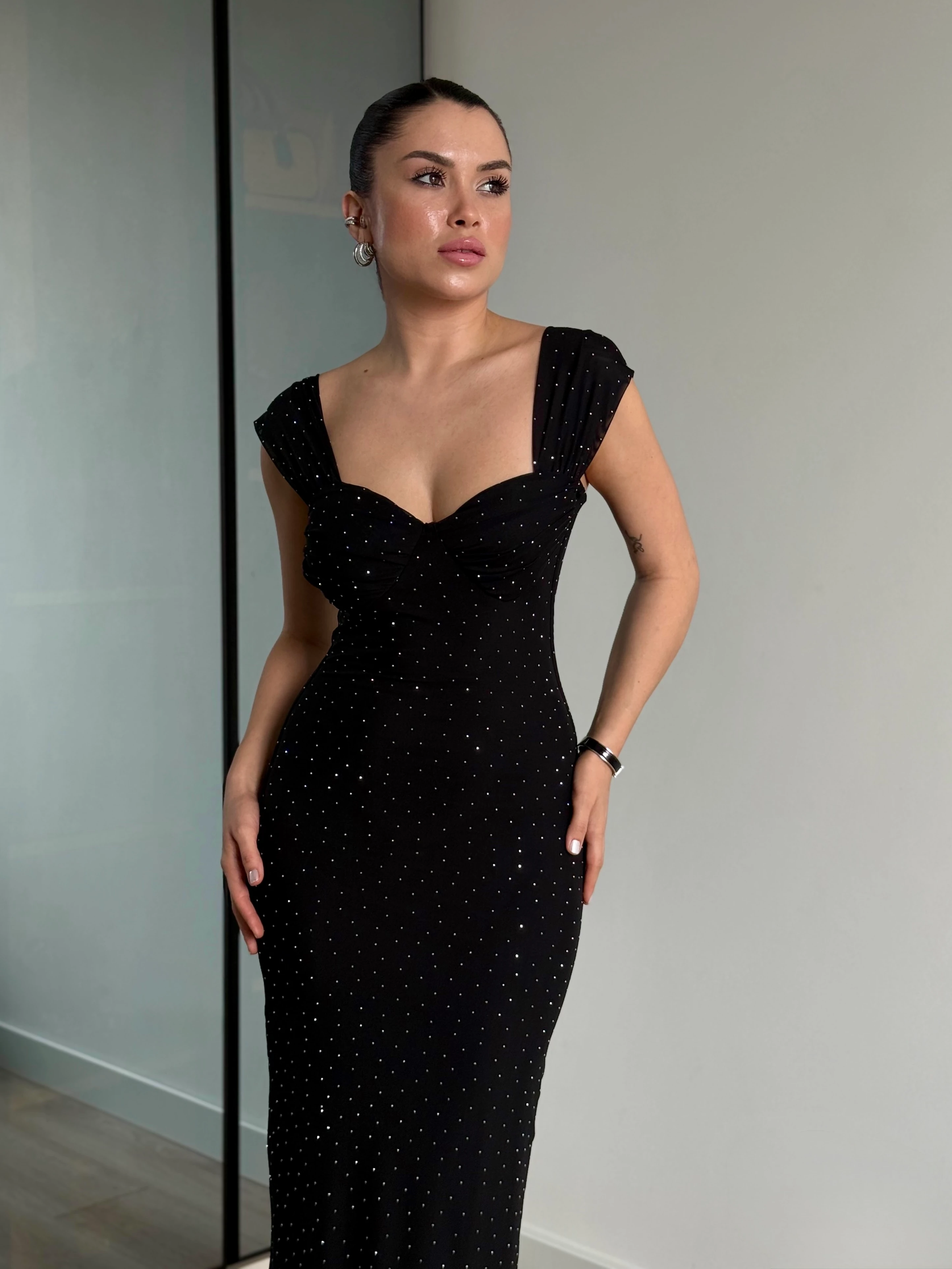 Kalın Askılı Taşlı Elbise 