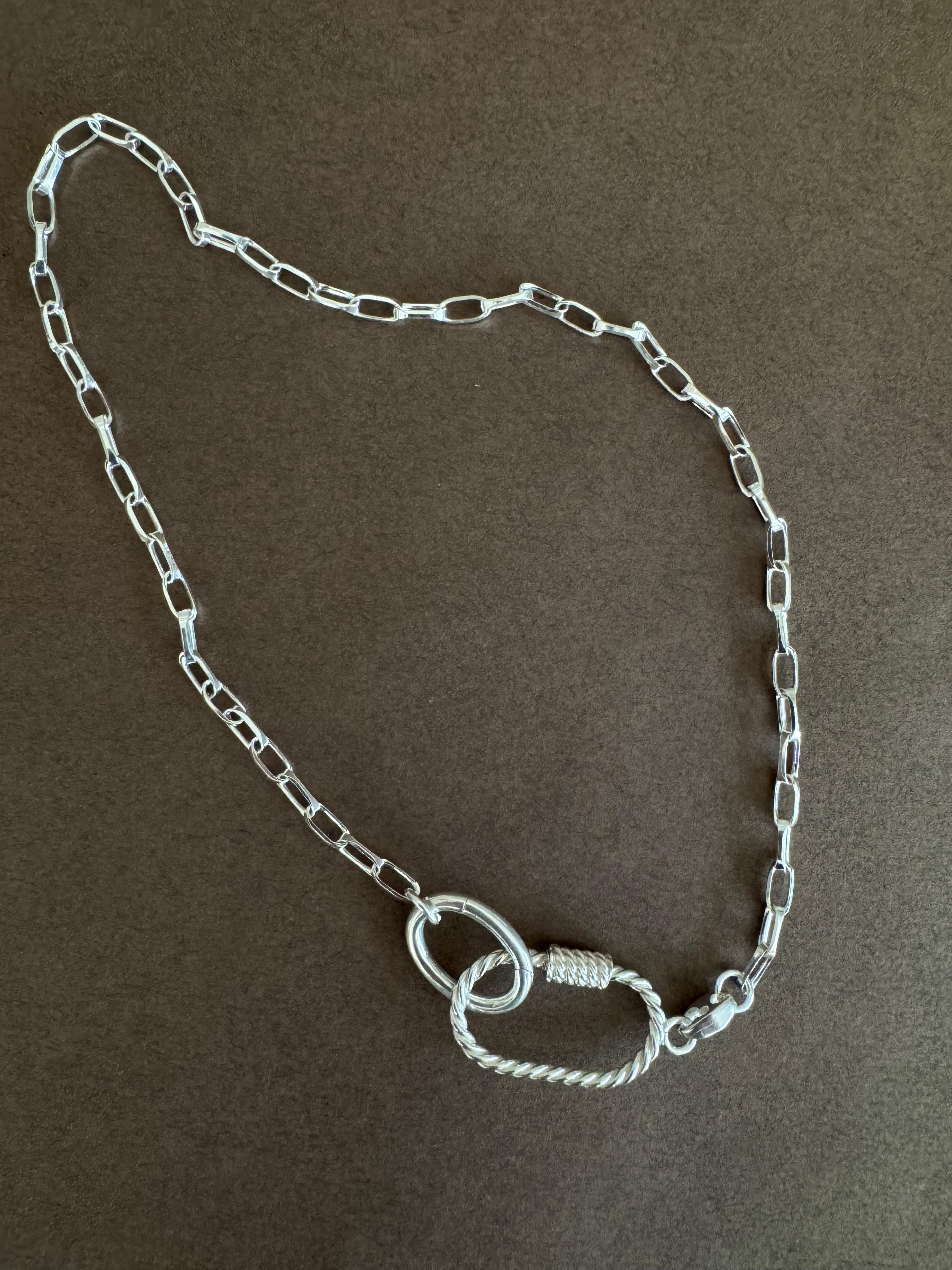 Twisted Harmony Chain 