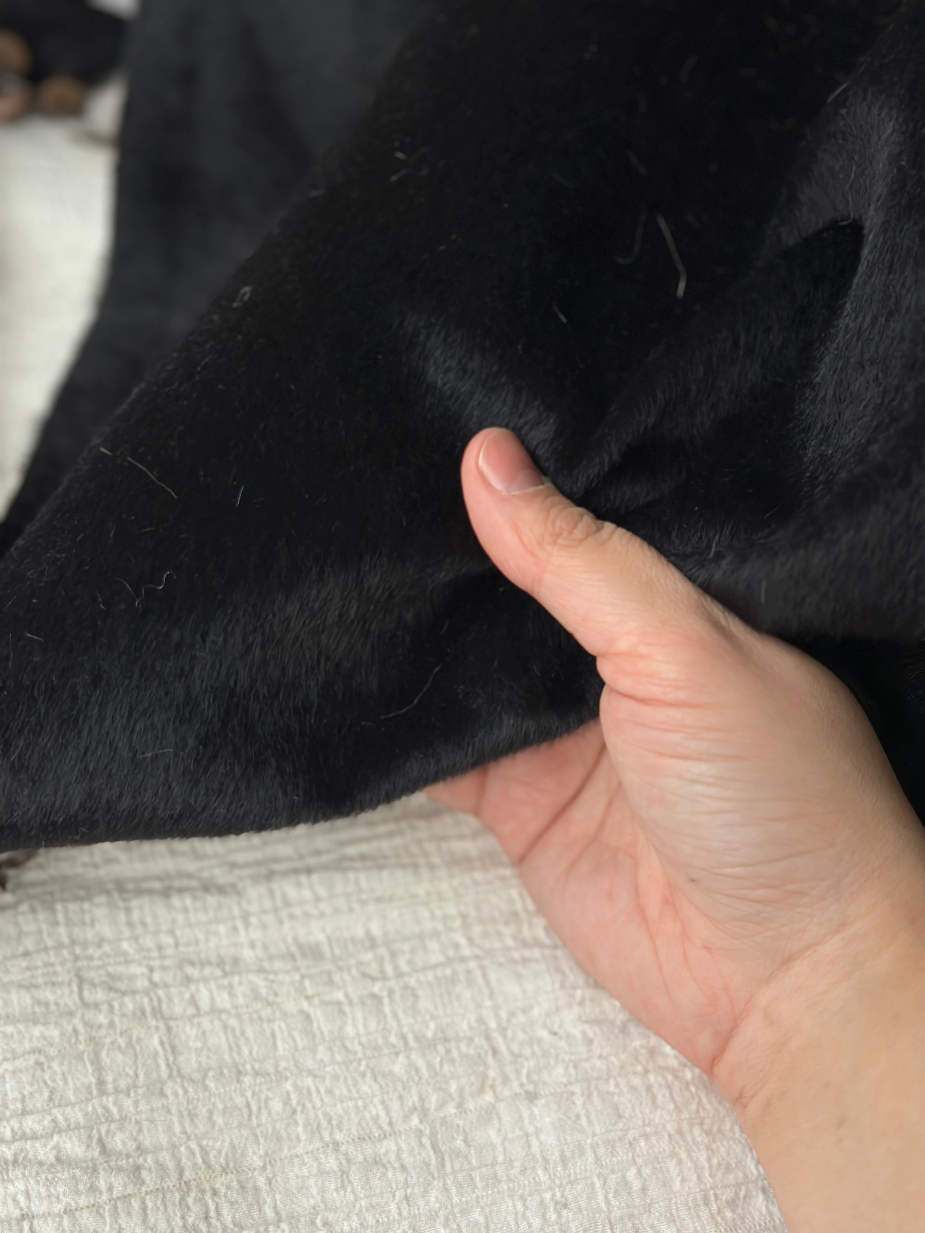 Siyah tay tüyü kumaş eni 160cm