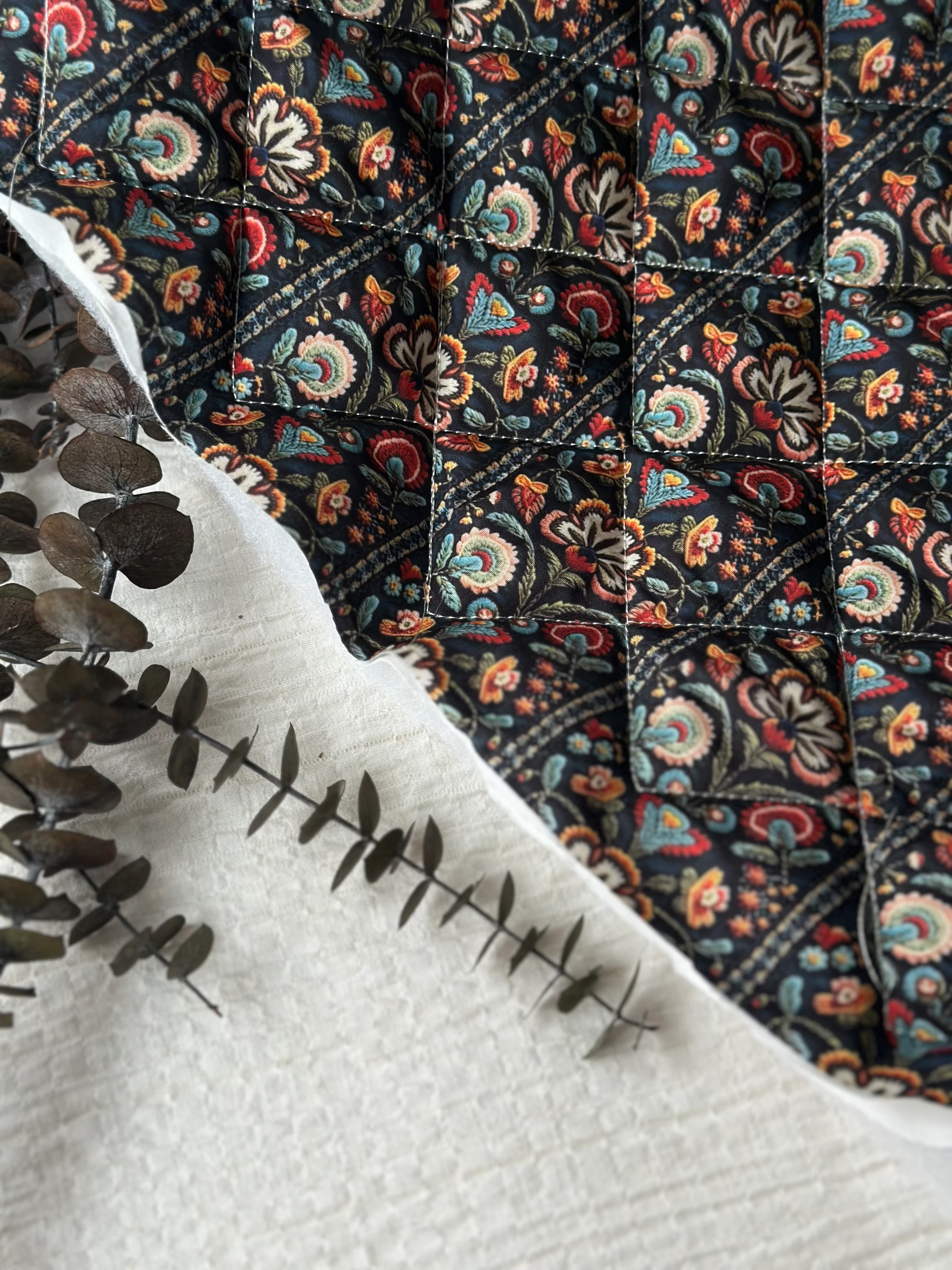 *Hemen teslim* Etnik nakış su geçirmez kapitone 150cm