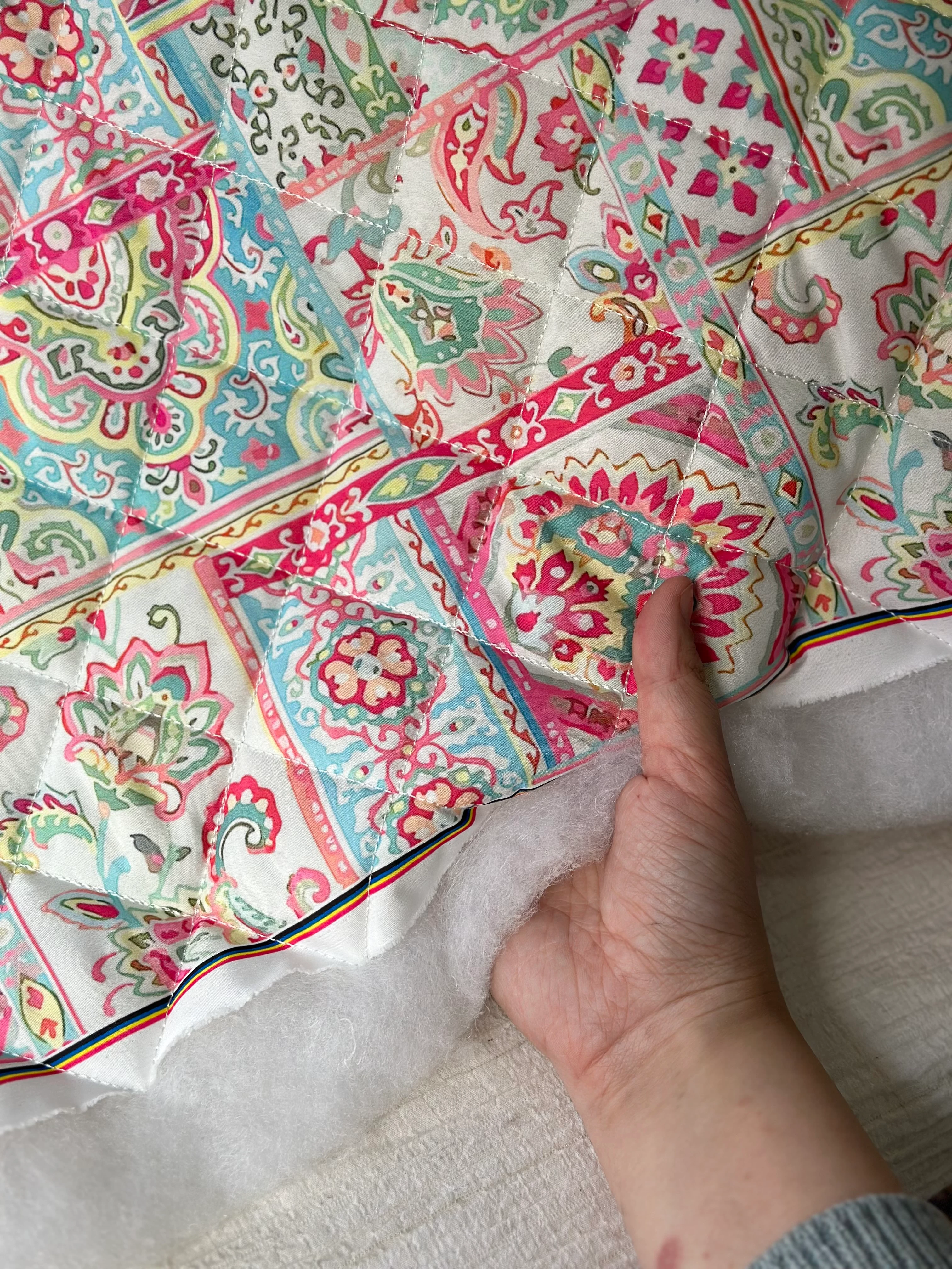 ‘Renkli mozaik’ su geçirmez kapitone 180cm 