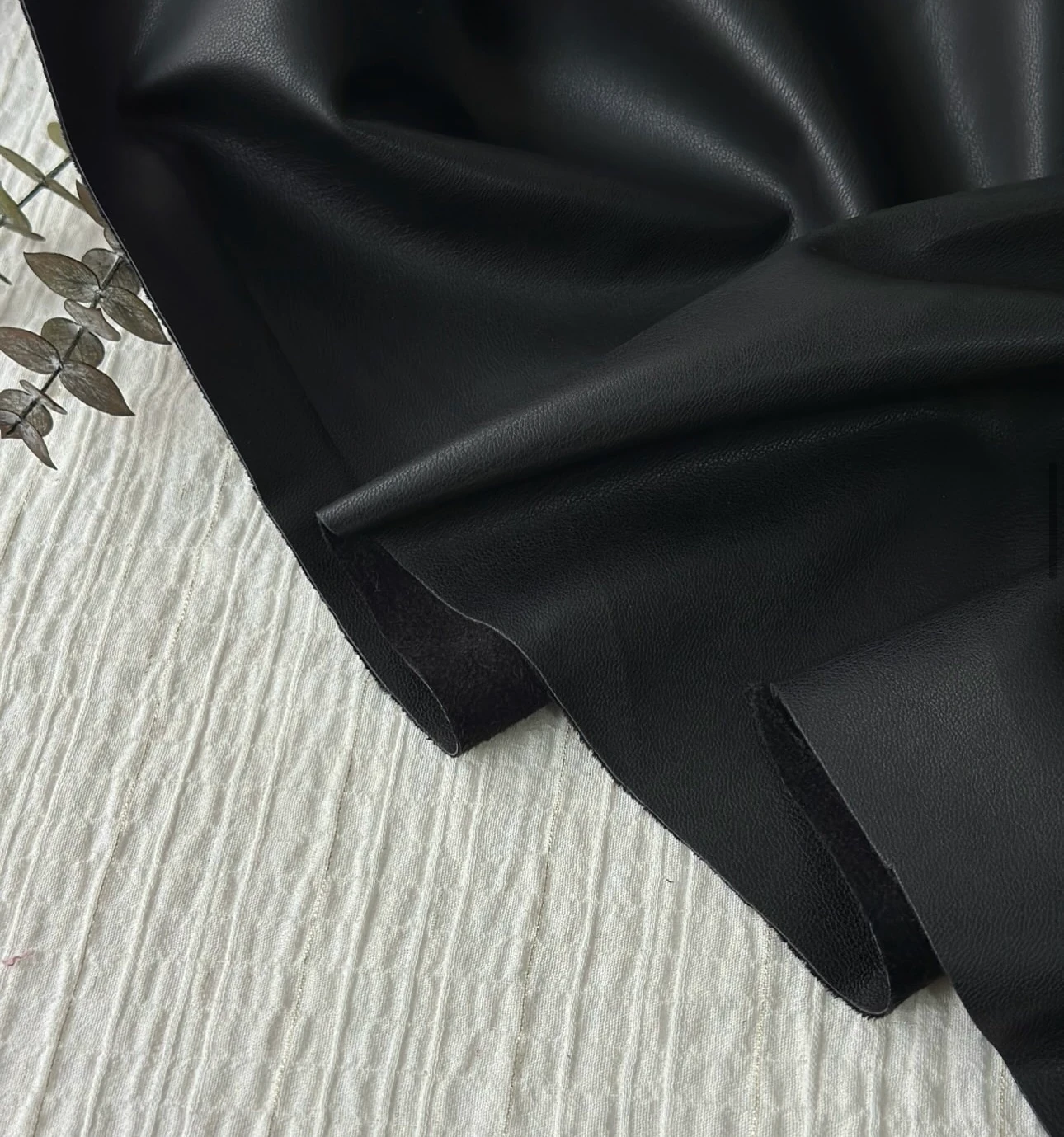 Siyah içi süet deri kumaş eni 140cm