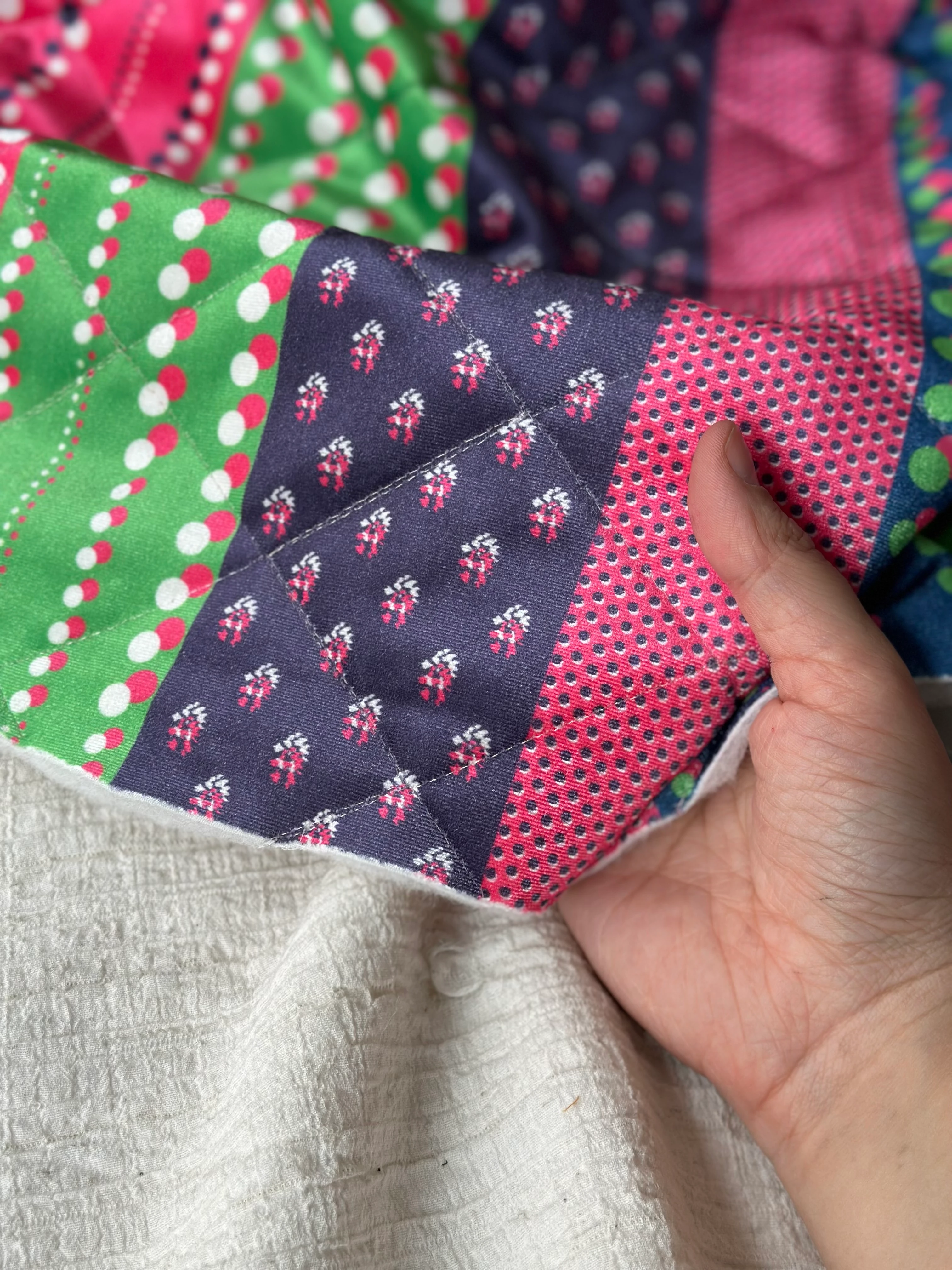 Retro desenli kadife kapitone eni 140cm