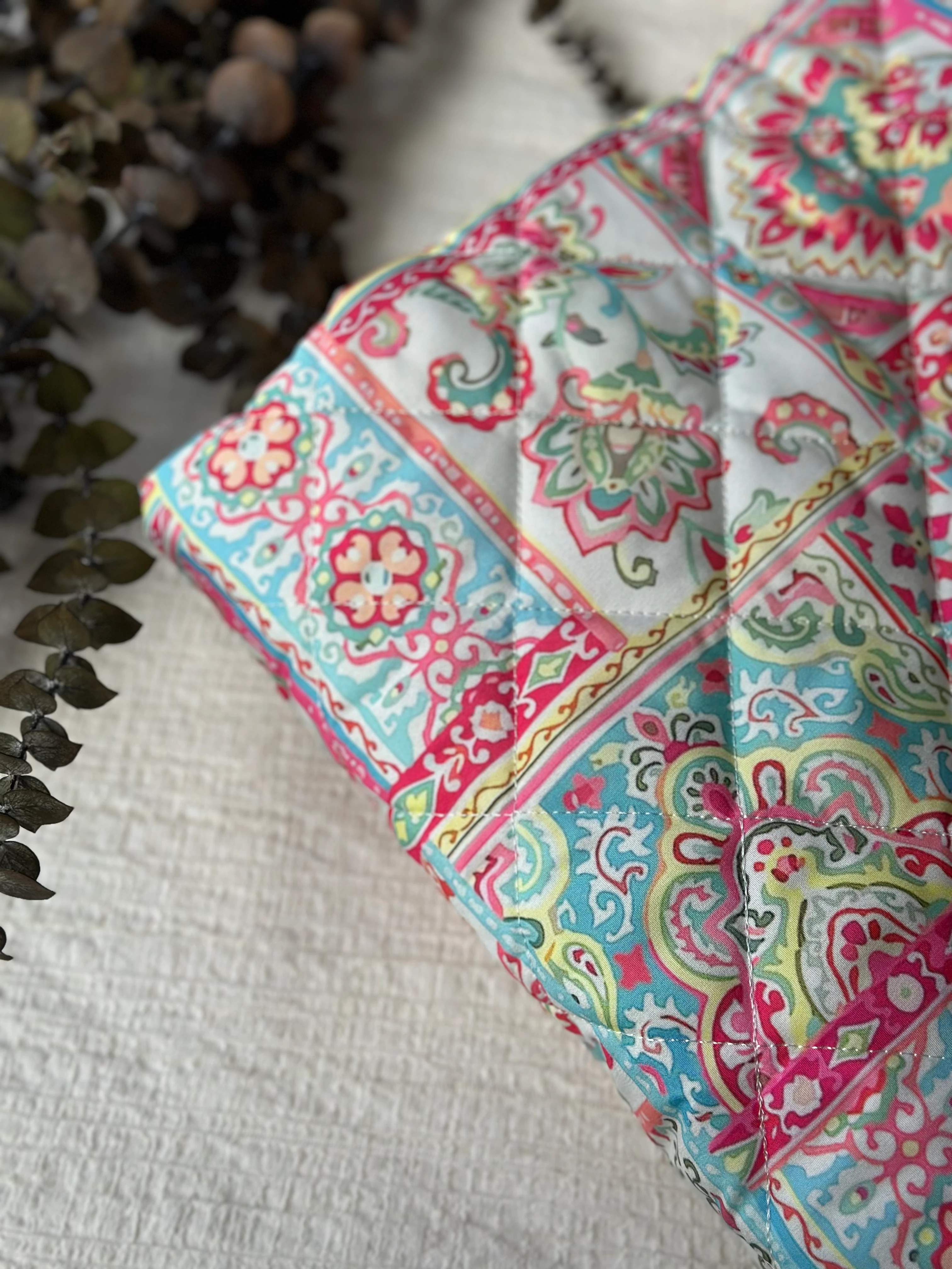 ‘Renkli mozaik’ su geçirmez kapitone 180cm 