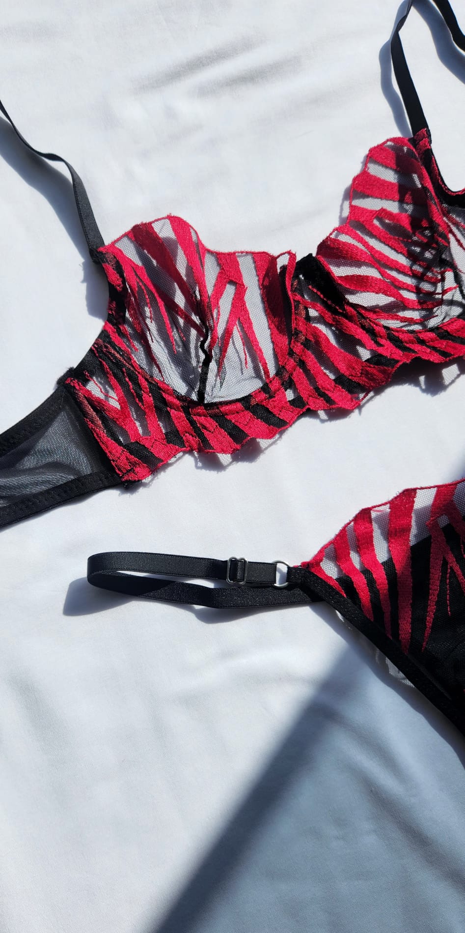 Isla Kılıç Desenli Kırmızı Bralet Takım 