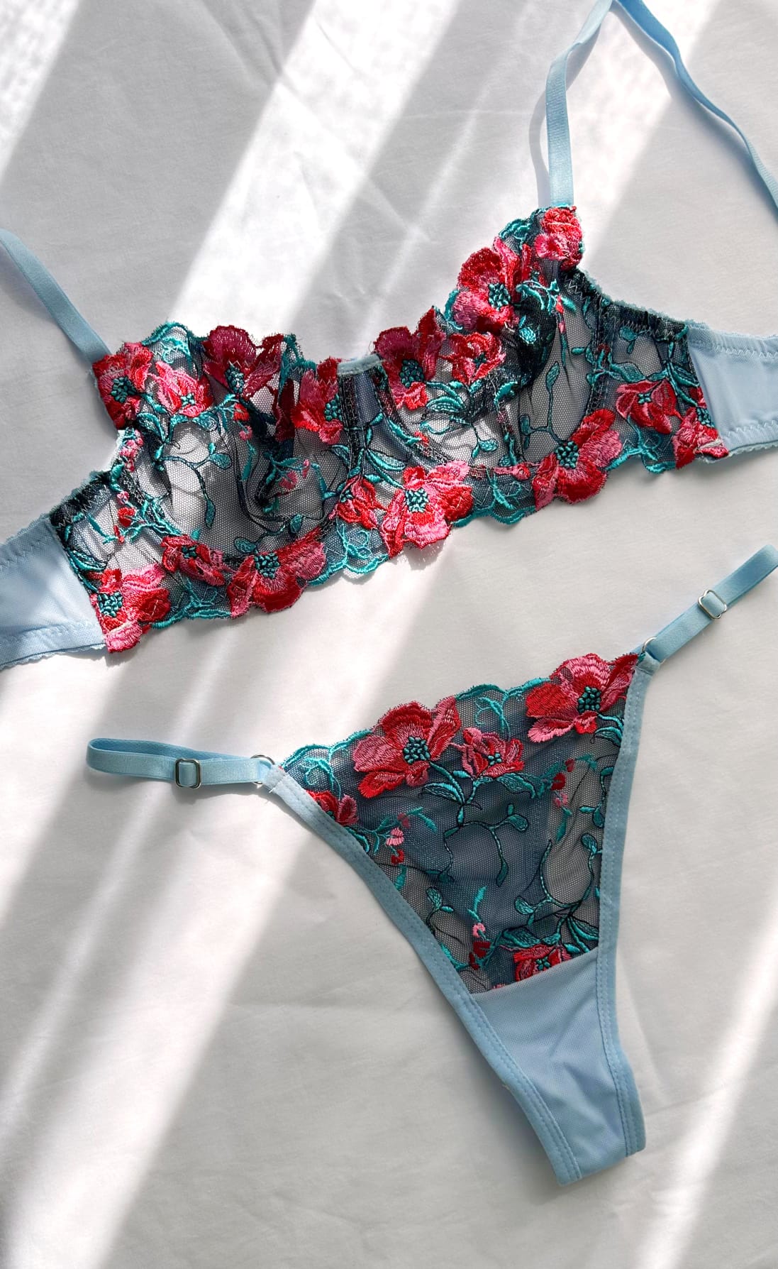 Nora Mavi Bralet Takım image