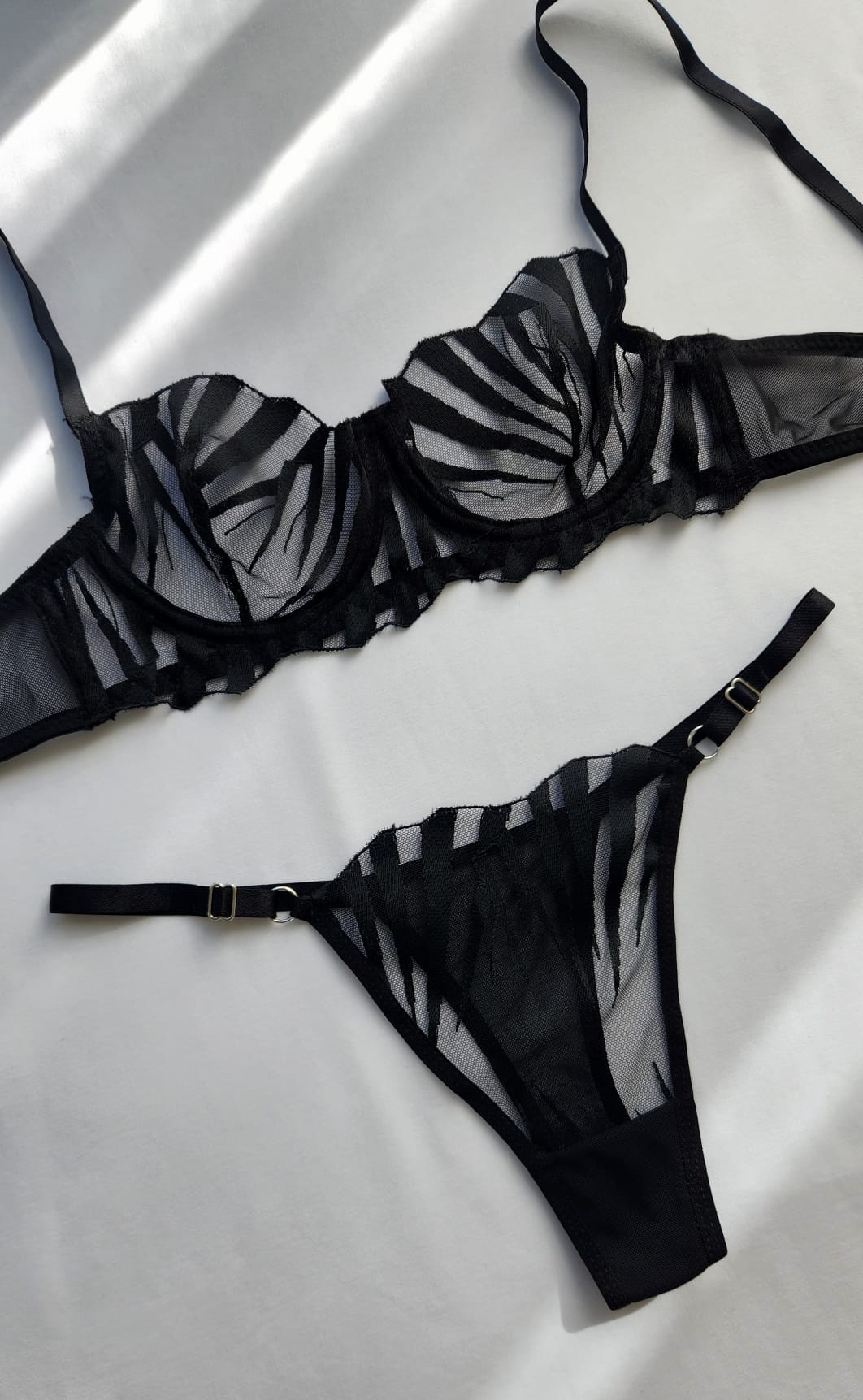 Mona Kılıç Desenli Siyah Bralet Takım main variant image