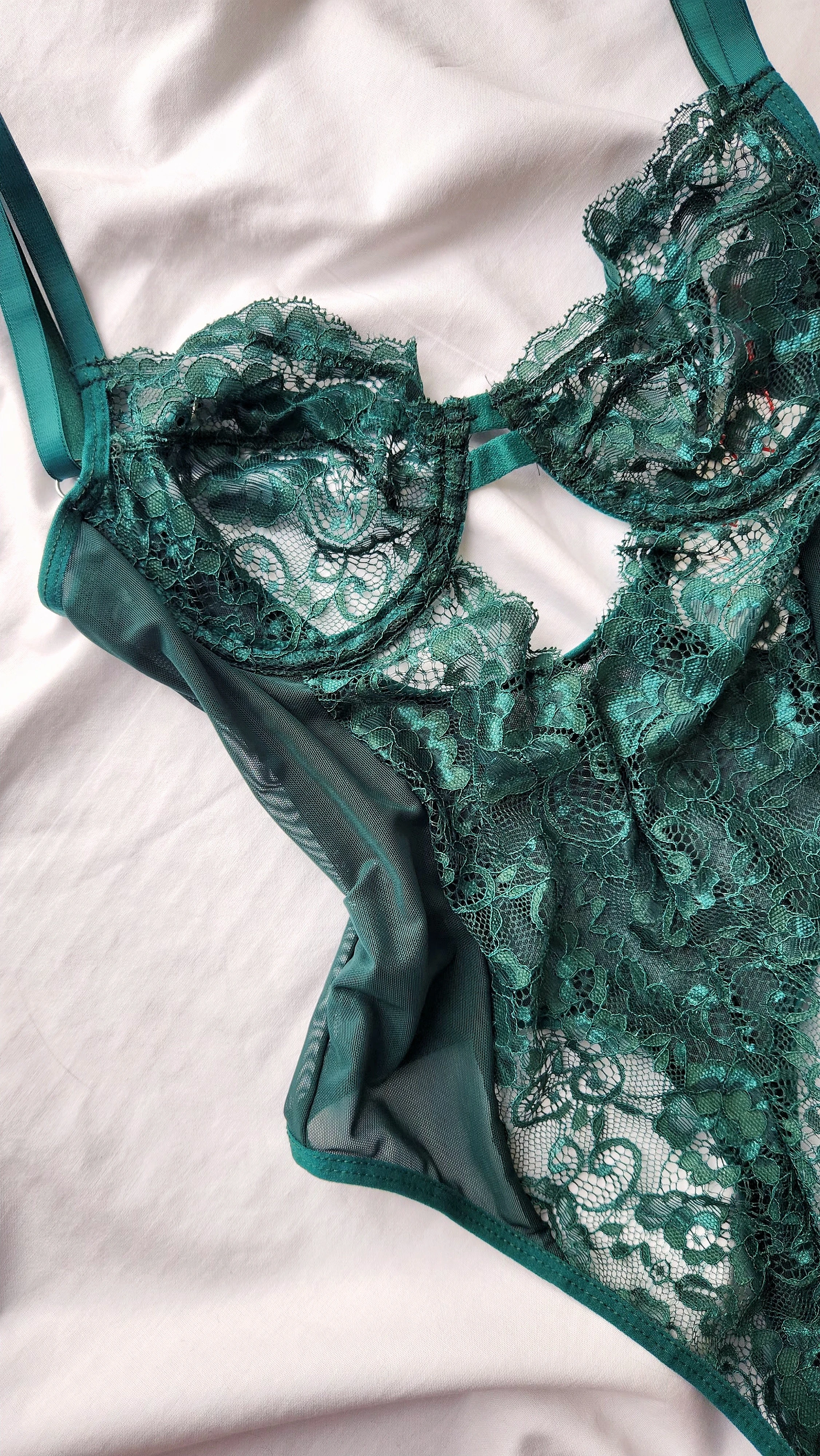 Amy Yeşil Dantelli Bodysuit